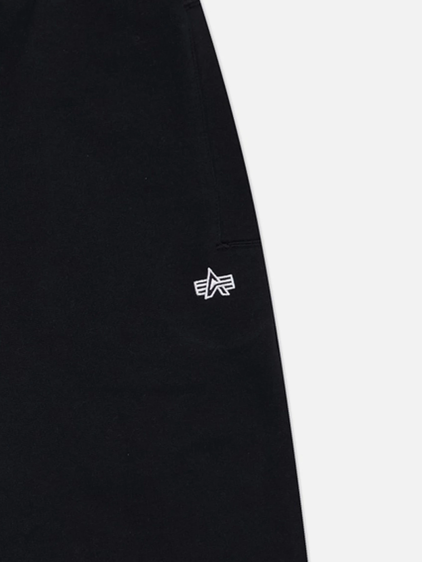 Шорты Alpha Industries модель UBE56002IN_001 Шорты Alpha Industries модель UBE56002IN_001 Фото