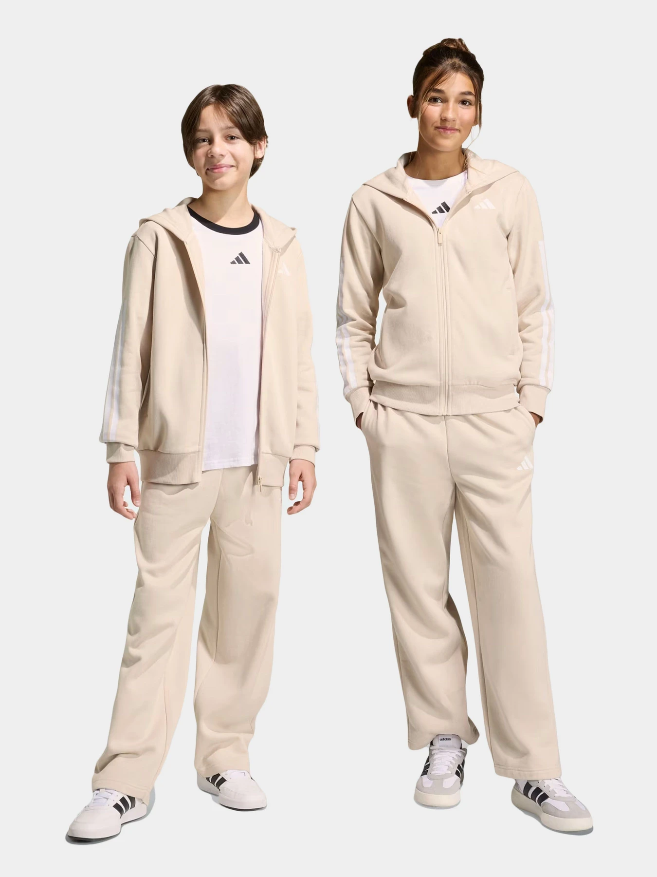 Костюмы Adidas модель KC2133 Костюмы Adidas модель KC2133 Фото