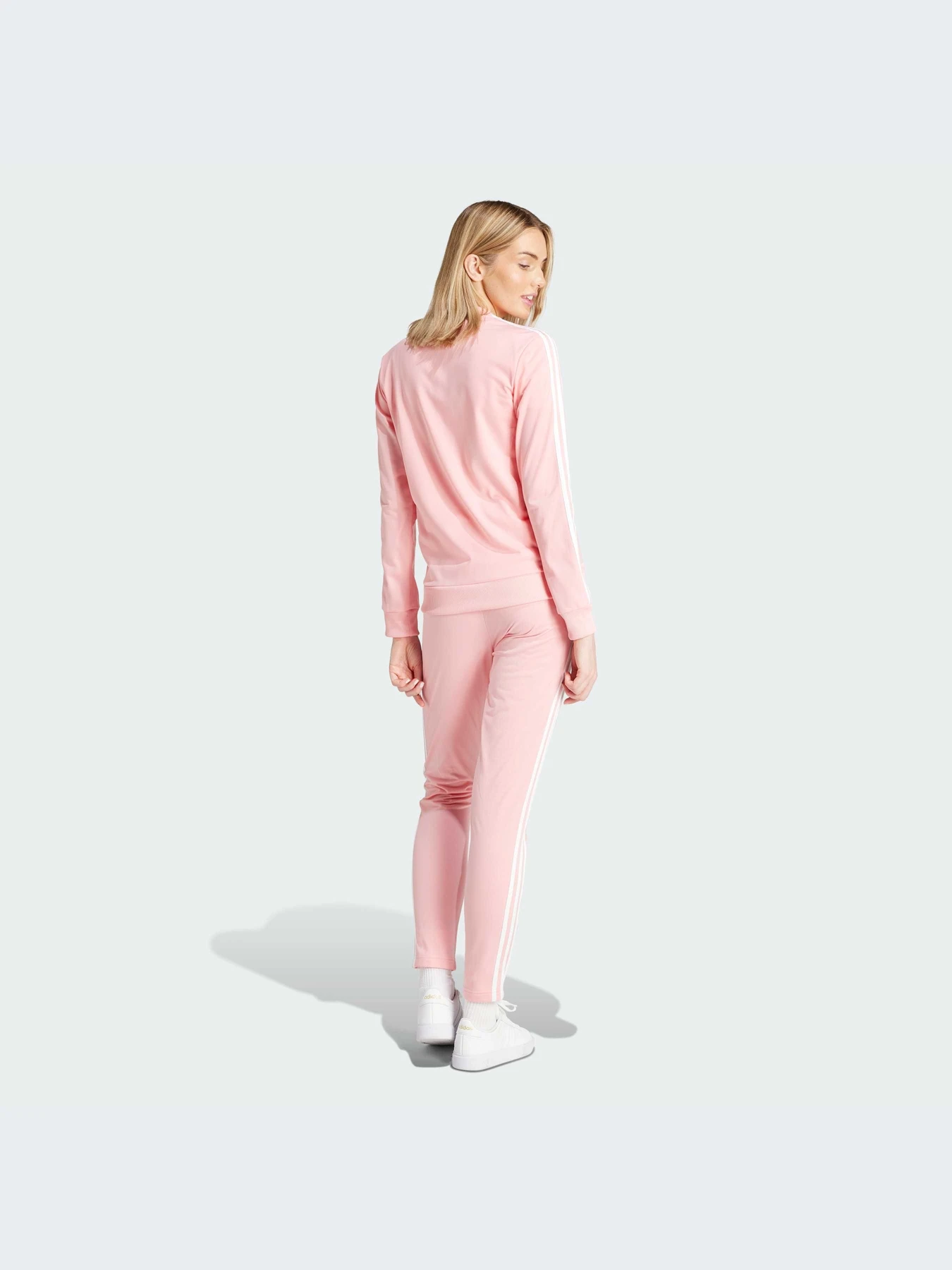 Костюмы Adidas модель IX1095-KZ Костюмы Adidas модель IX1095-KZ Фото
