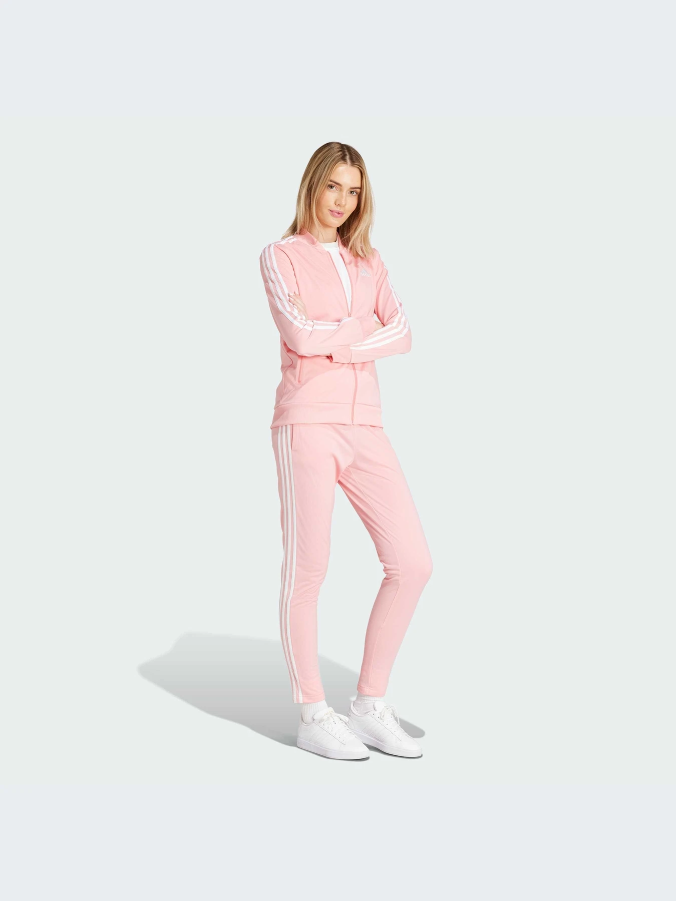 Костюмы Adidas модель IX1095-KZ Костюмы Adidas модель IX1095-KZ Фото
