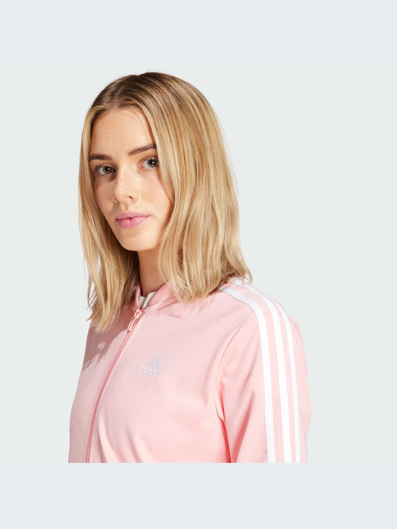 Костюмы Adidas модель IX1095-KZ Костюмы Adidas модель IX1095-KZ Фото