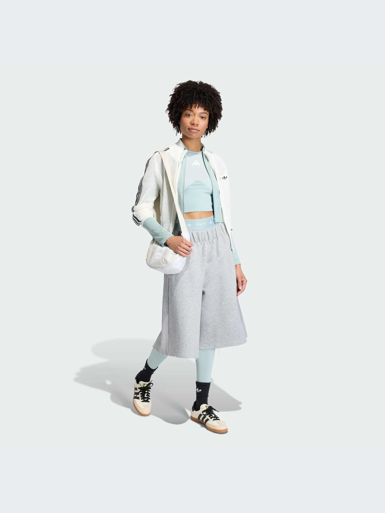 Худи и свитшоты Adidas модель KC6496-KZ Худи и свитшоты Adidas модель KC6496-KZ Фото