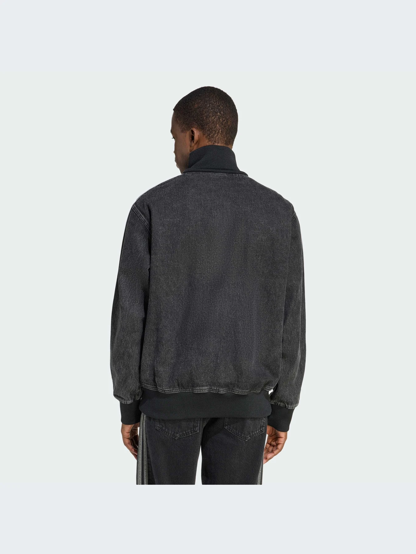 Куртки и дубленки Adidas модель KD1516-KZ Куртки и дубленки Adidas модель KD1516-KZ Фото
