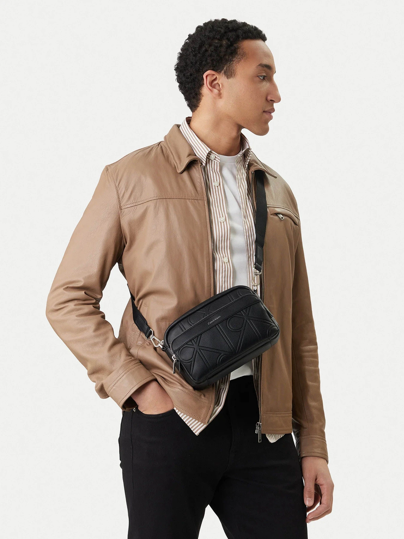 Сумки Calvin Klein модель LV04D3330G-UB1 Сумки Calvin Klein модель LV04D3330G-UB1 Фото