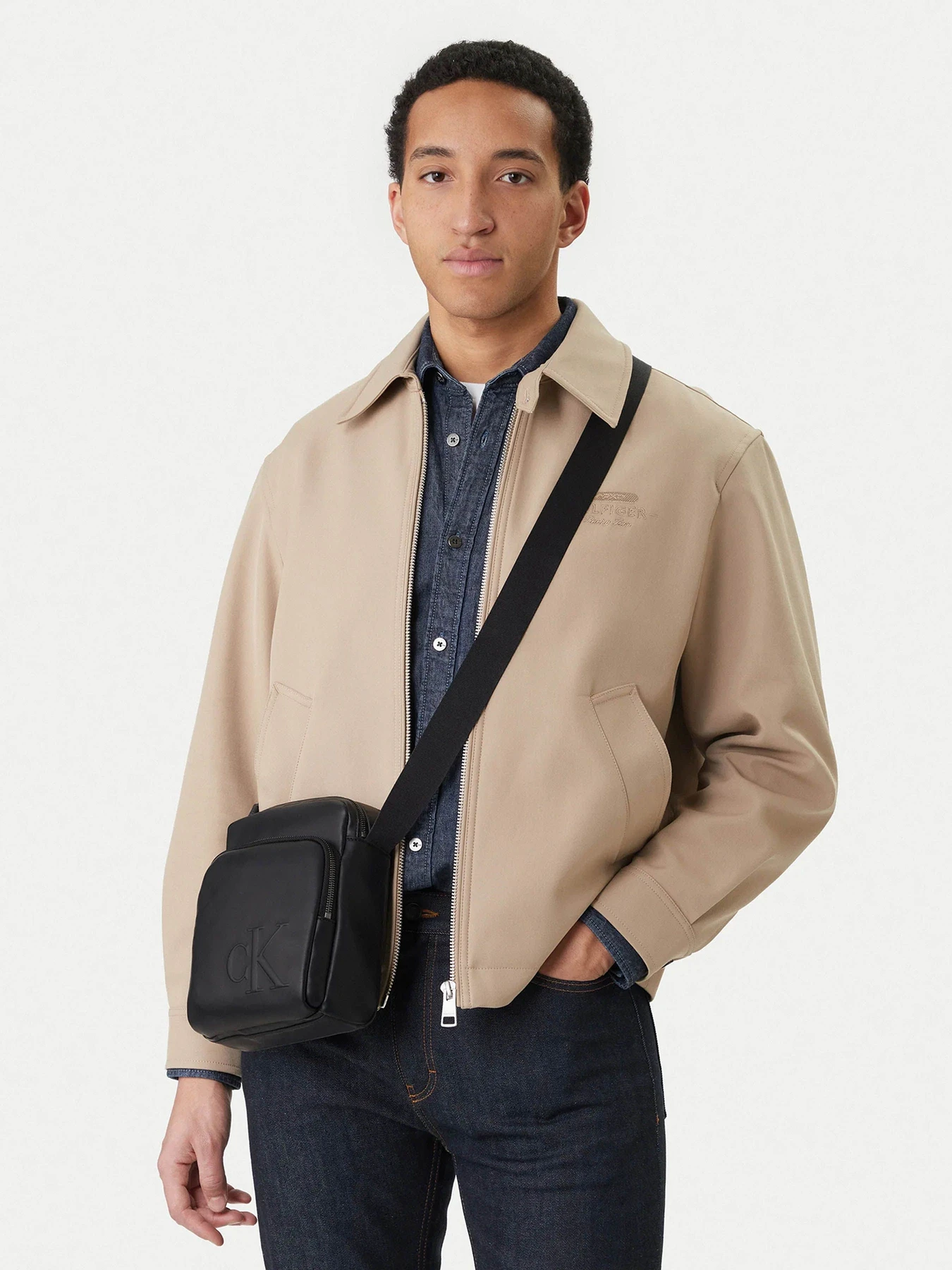 Сумки Calvin Klein модель LV04D3368G-UB1 Сумки Calvin Klein модель LV04D3368G-UB1 Фото