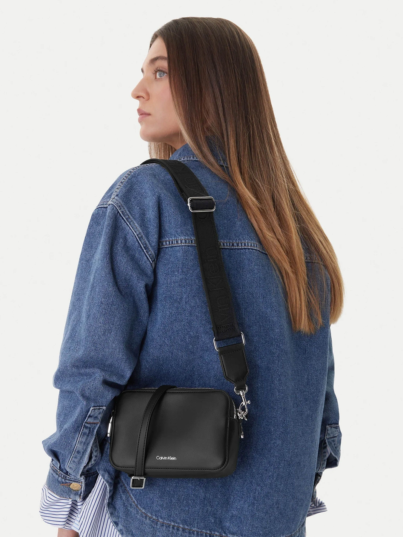 Сумки Calvin Klein модель LV04F3165G-YIP Сумки Calvin Klein модель LV04F3165G-YIP Фото