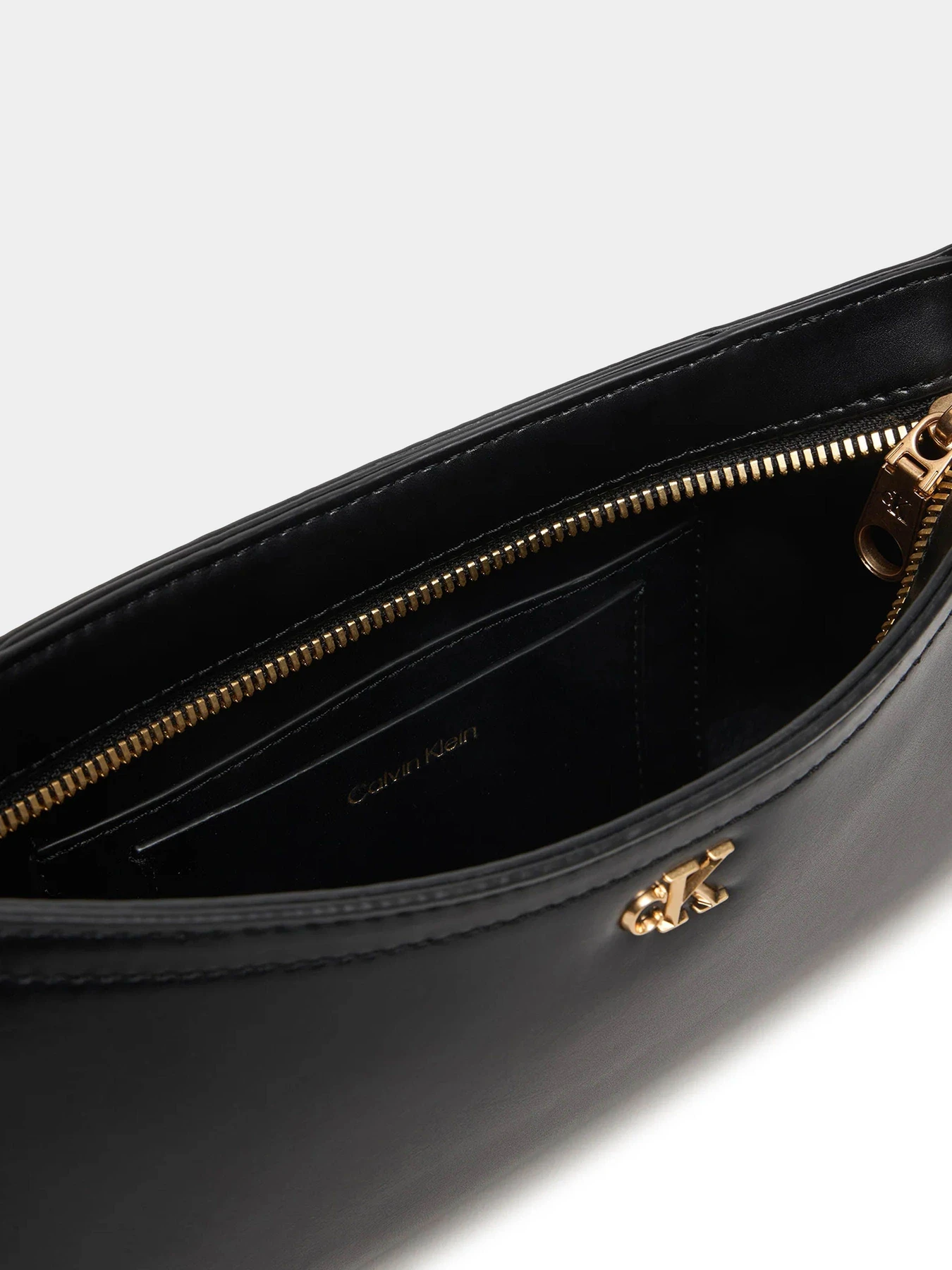 Сумки Calvin Klein модель LV04F3170G-UB1 Сумки Calvin Klein модель LV04F3170G-UB1 Фото