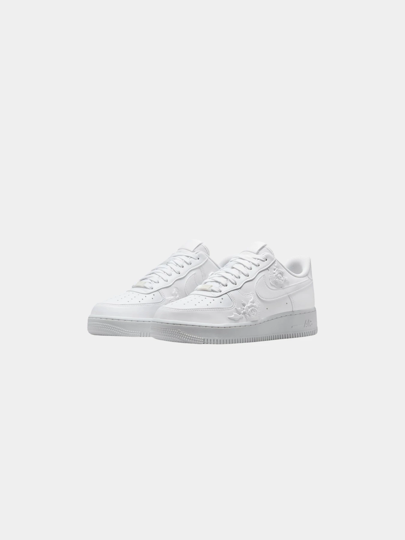 Кроссовки NIKE модель HF2016-100 Кроссовки NIKE модель HF2016-100 Фото