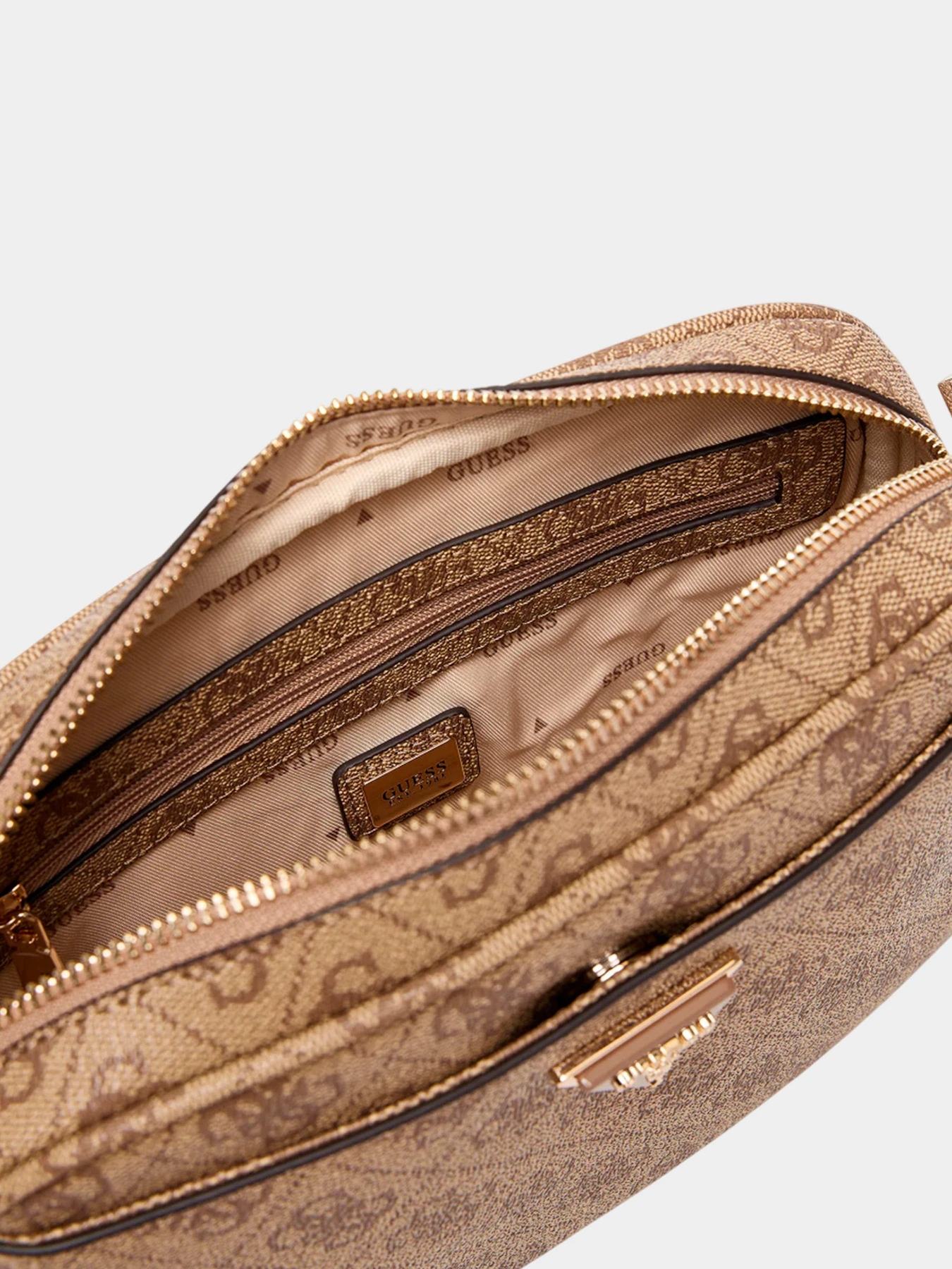 Сумки GUESS модель HWSG69-74140-LTL Сумки GUESS модель HWSG69-74140-LTL Фото