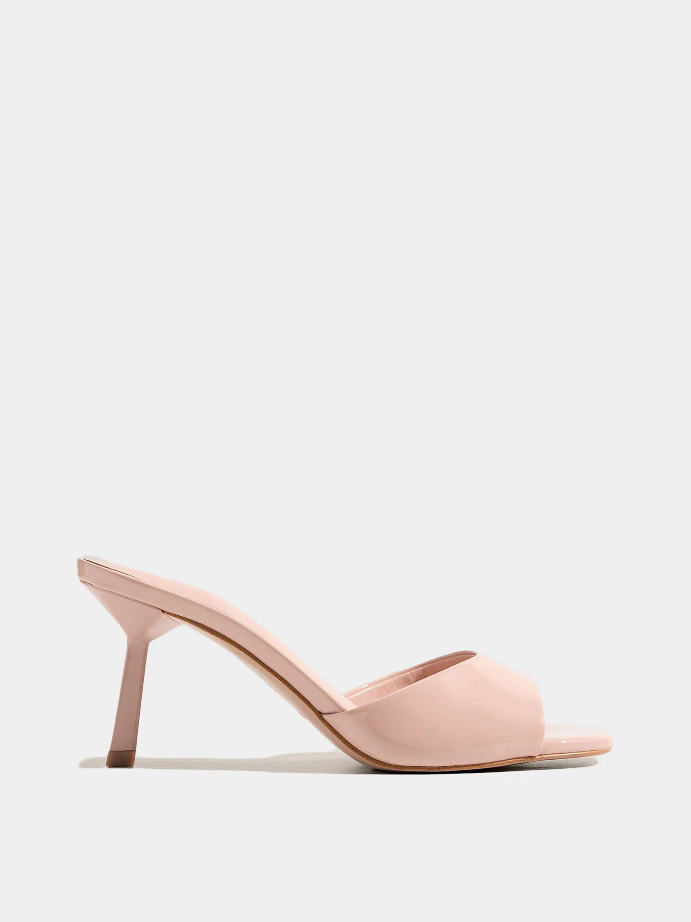 Шлёпанцы GUESS модель FLPCAI-PAF03-BLUSH Шлёпанцы GUESS модель FLPCAI-PAF03-BLUSH Фото