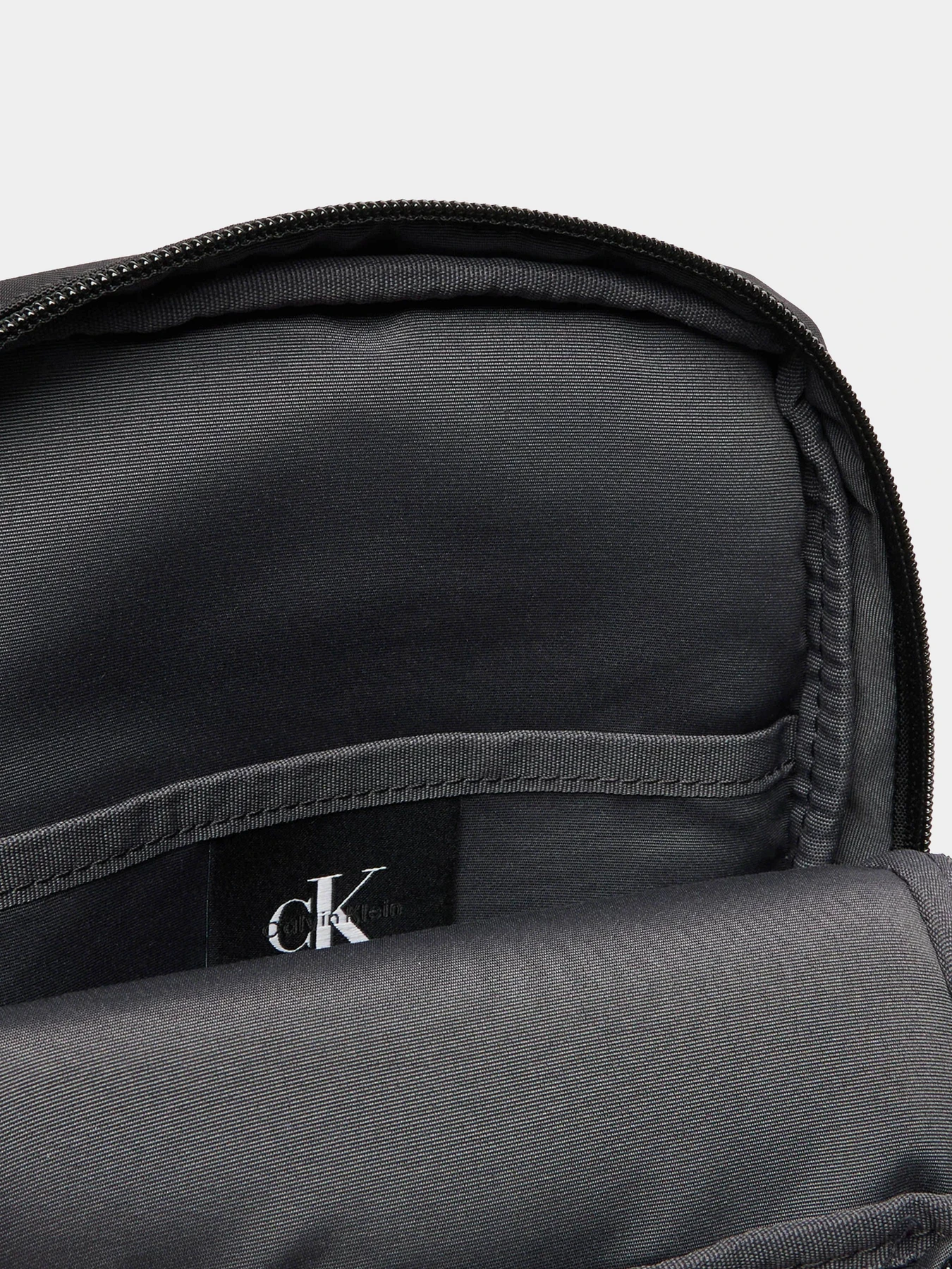 Сумки Calvin Klein модель LV04D3300G-UB1 Сумки Calvin Klein модель LV04D3300G-UB1 Фото