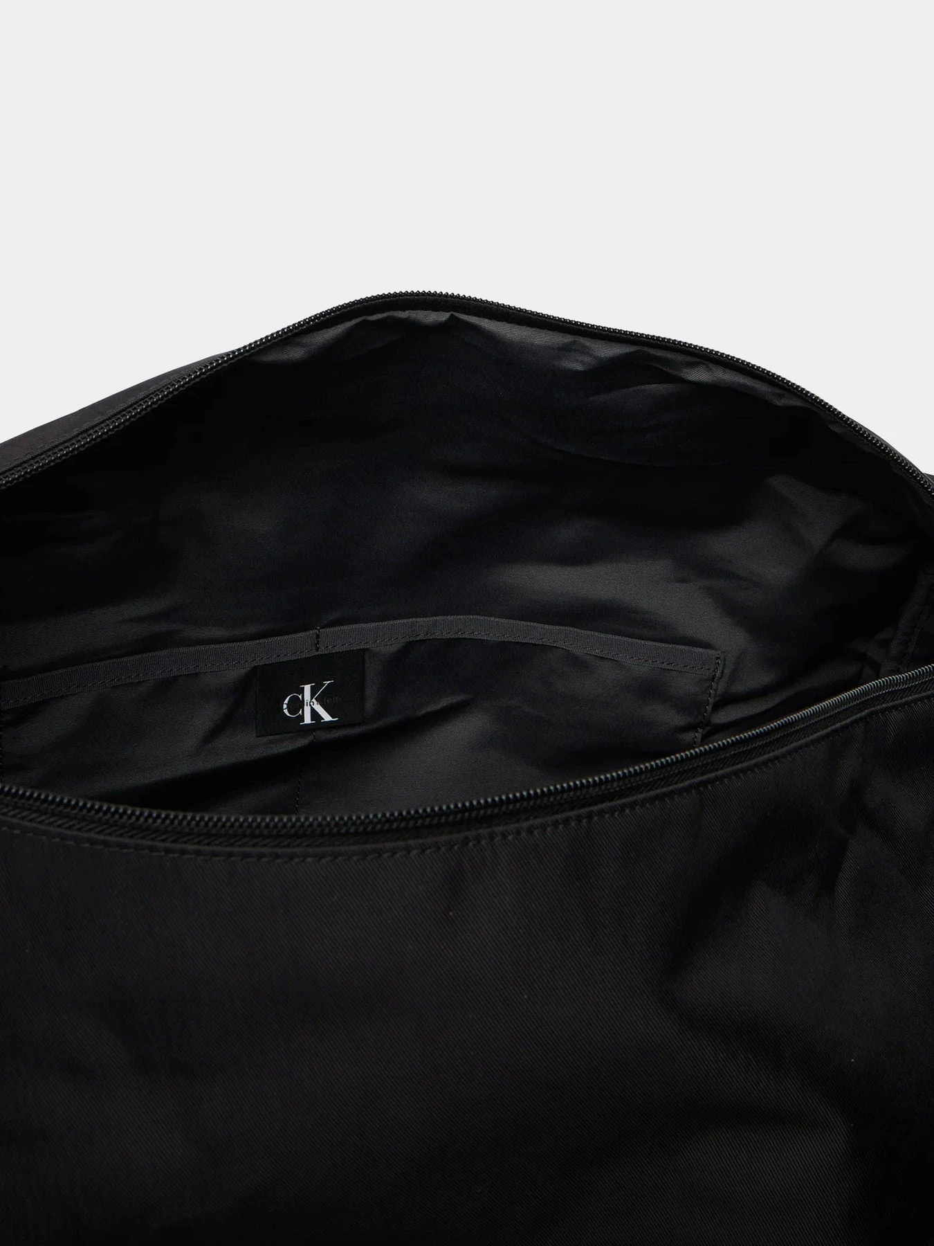 Сумки Calvin Klein модель LV04D3413G-UB1 Сумки Calvin Klein модель LV04D3413G-UB1 Фото