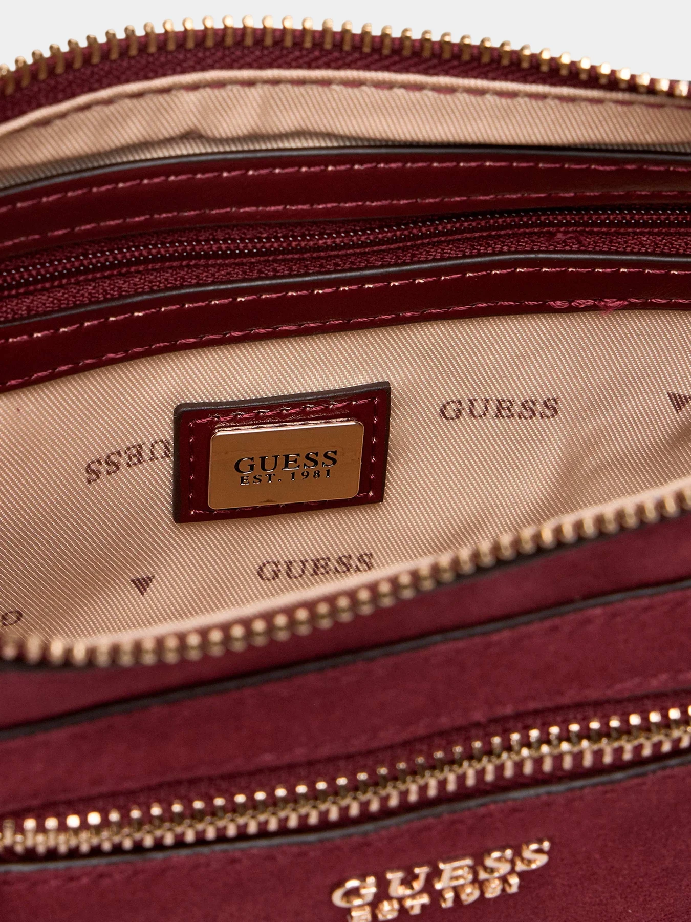 Сумки GUESS модель HWSG95-01720-BUR Сумки GUESS модель HWSG95-01720-BUR Фото