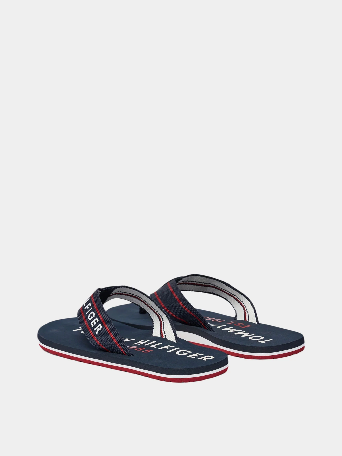 Шлёпанцы Tommy Hilfiger модель FM0FM05805-DW5 Шлёпанцы Tommy Hilfiger модель FM0FM05805-DW5 Фото
