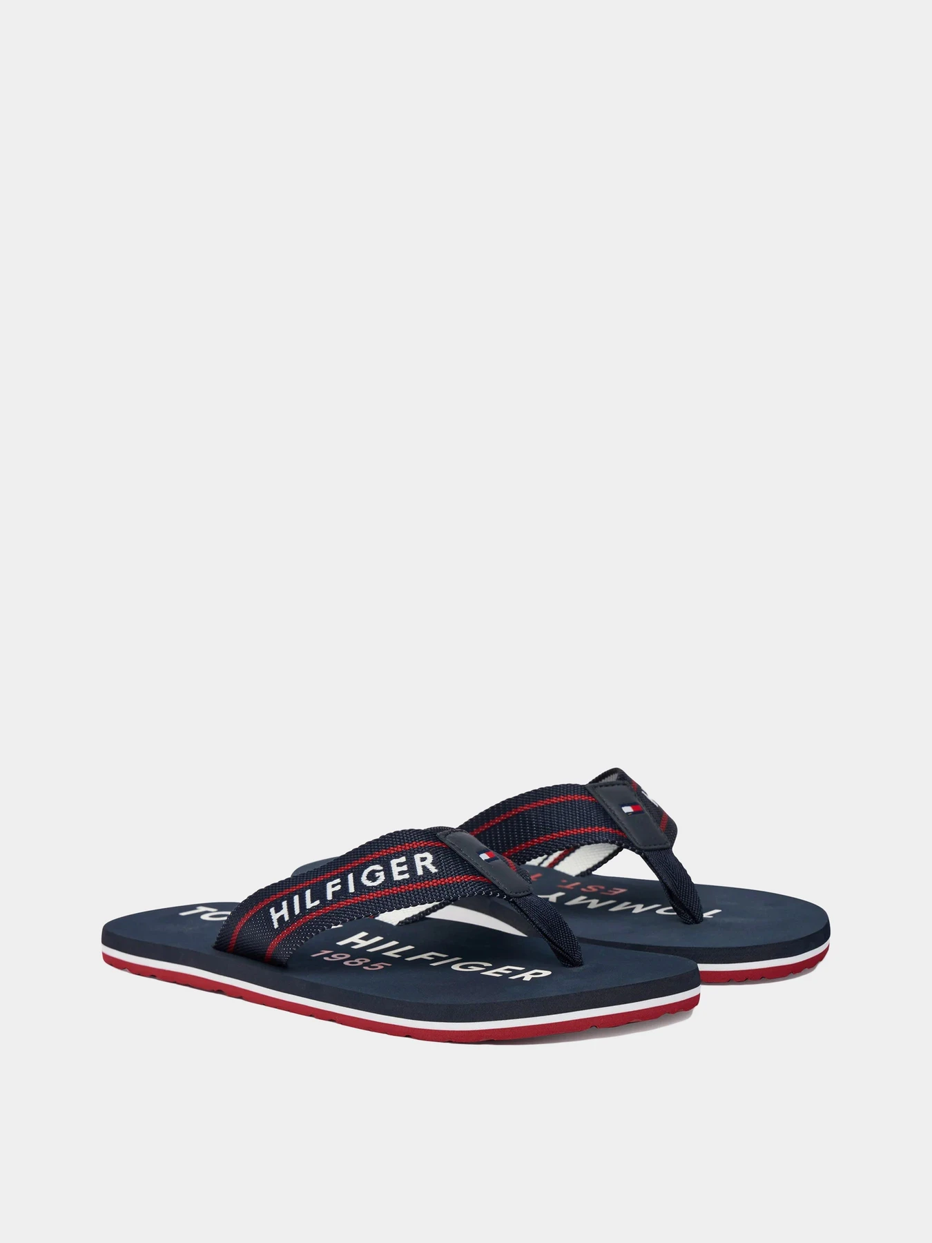 Шлёпанцы Tommy Hilfiger модель FM0FM05805-DW5 Шлёпанцы Tommy Hilfiger модель FM0FM05805-DW5 Фото