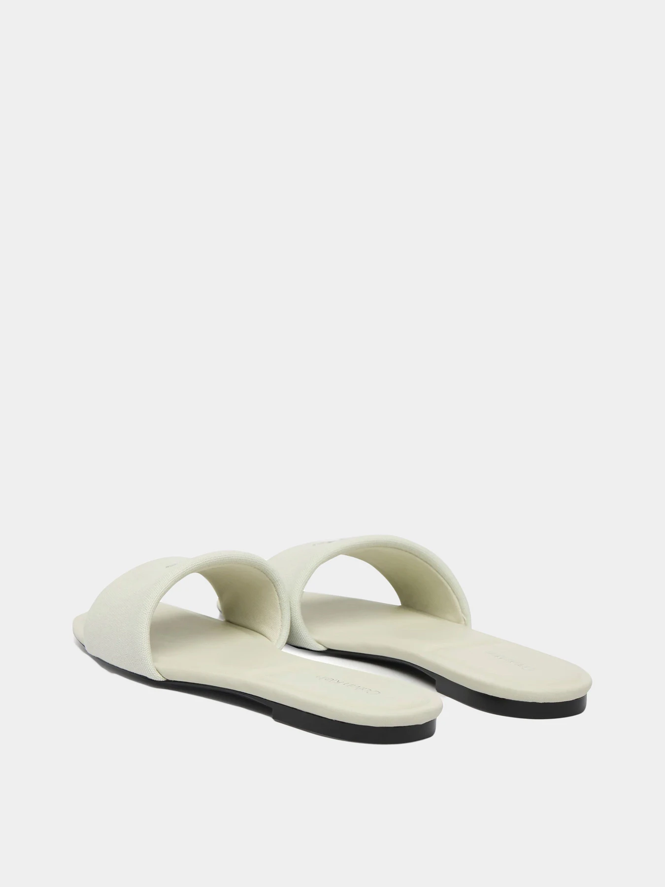 Шлёпанцы Calvin Klein модель HW0HW03129-CHE Шлёпанцы Calvin Klein модель HW0HW03129-CHE Фото