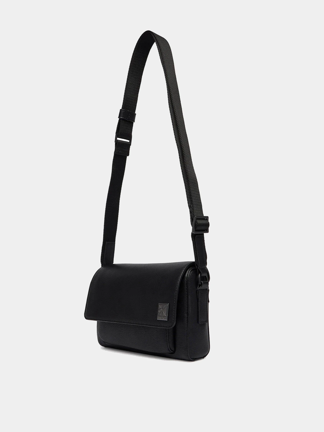 Сумки Calvin Klein модель LV04D3367G-UB1 Сумки Calvin Klein модель LV04D3367G-UB1 Фото
