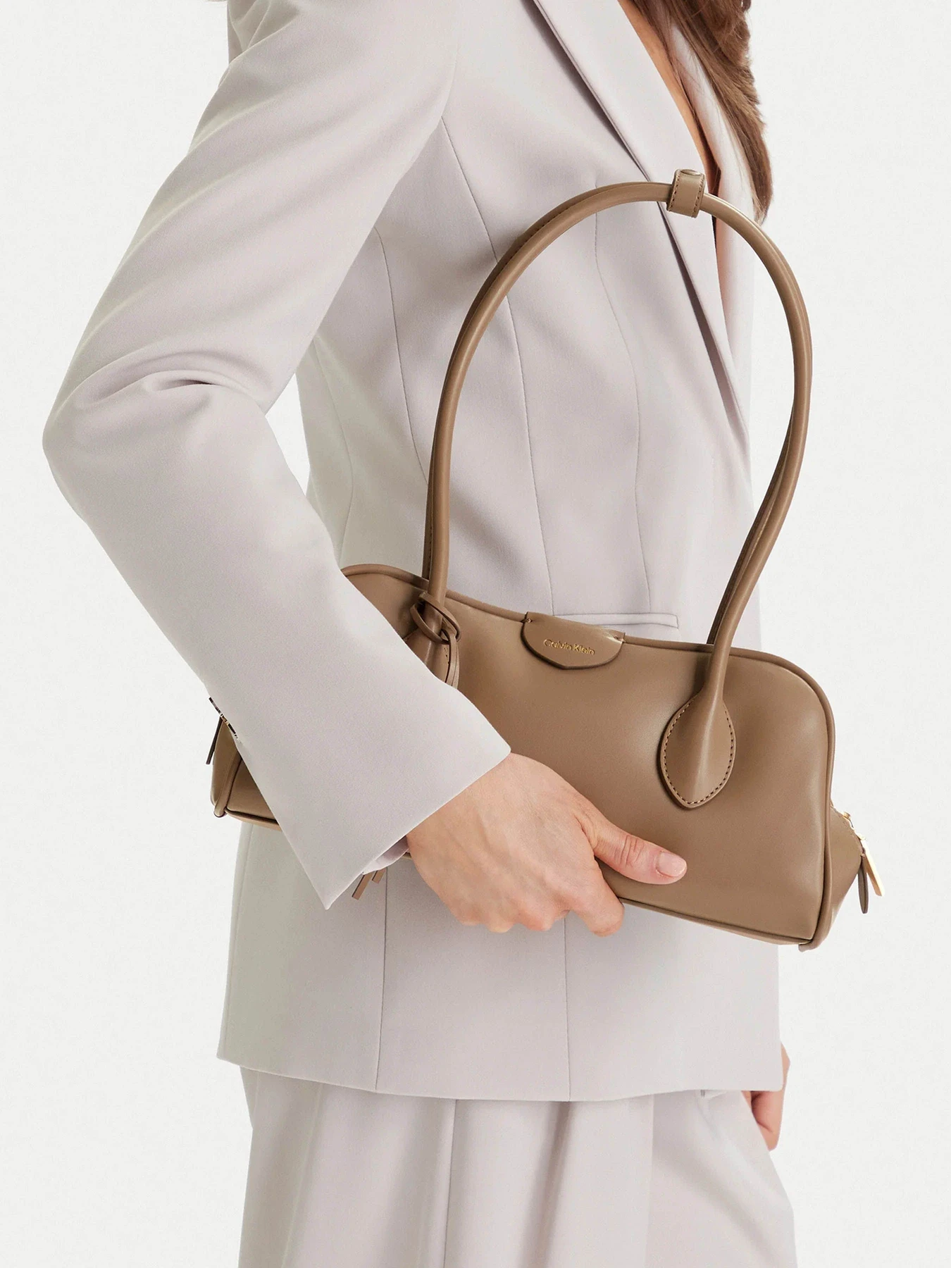 Сумки Calvin Klein модель LV04F3369G-VFU Сумки Calvin Klein модель LV04F3369G-VFU Фото