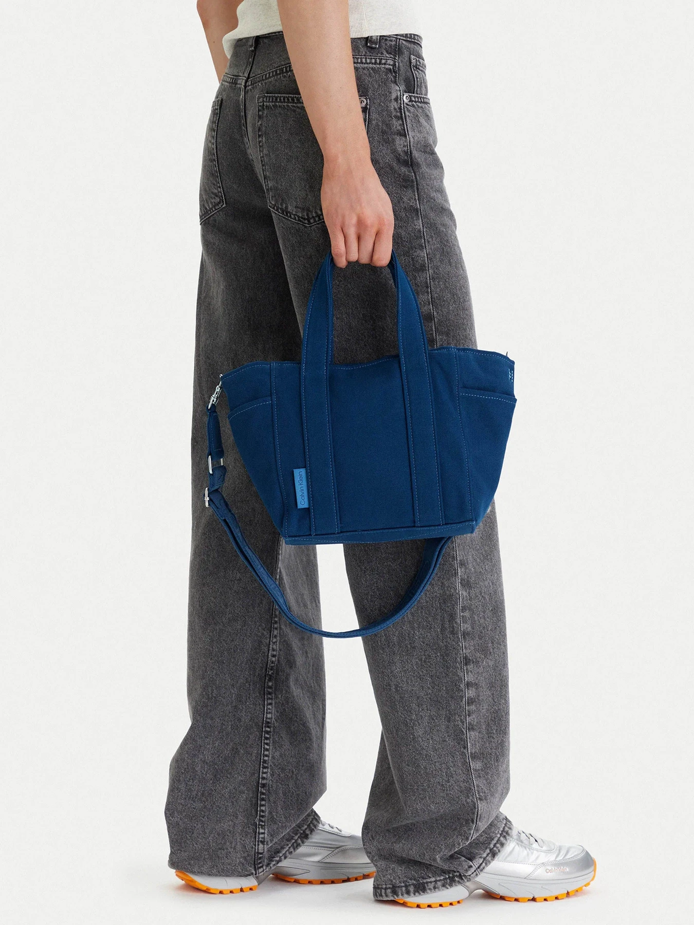 Сумки Calvin Klein модель LV04F3384G-CFA Сумки Calvin Klein модель LV04F3384G-CFA Фото
