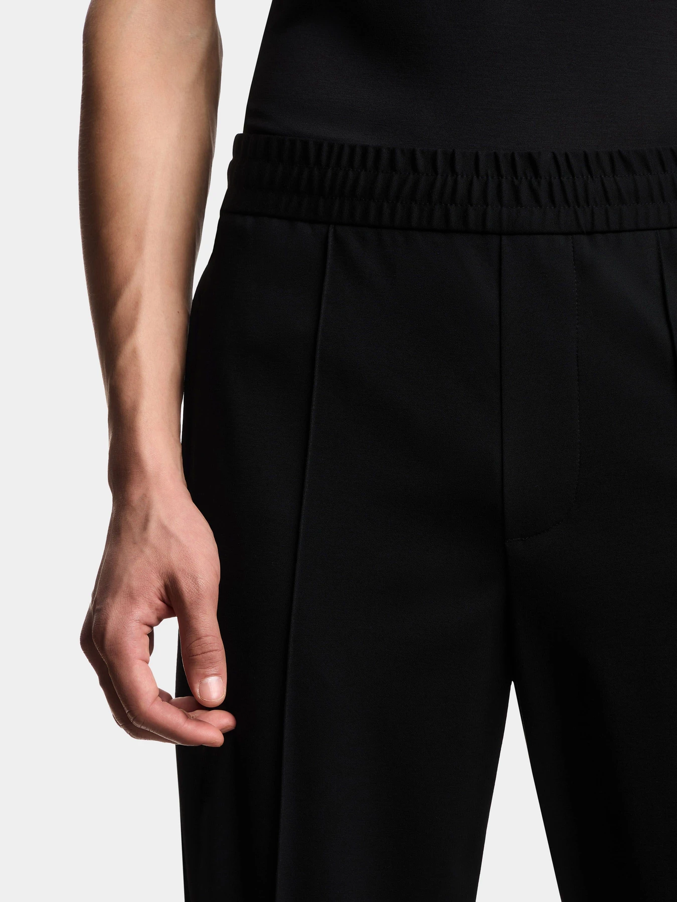 Брюки Emporio Armani модель EM004532-AF22865-UC001 Брюки Emporio Armani модель EM004532-AF22865-UC001 Фото