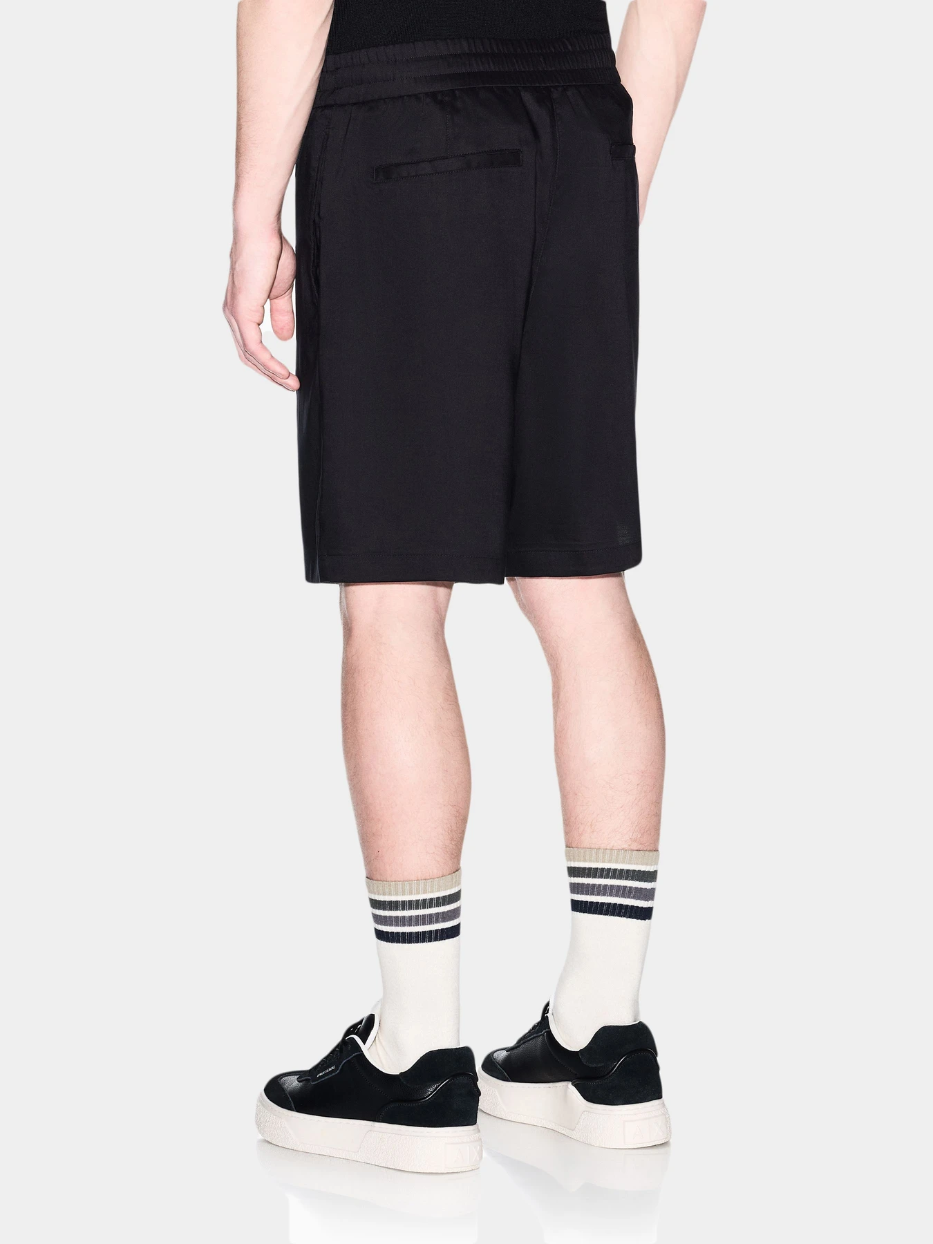 Шорты Armani Exchange модель XM002299-AF22715-UC001 Шорты Armani Exchange модель XM002299-AF22715-UC001 Фото
