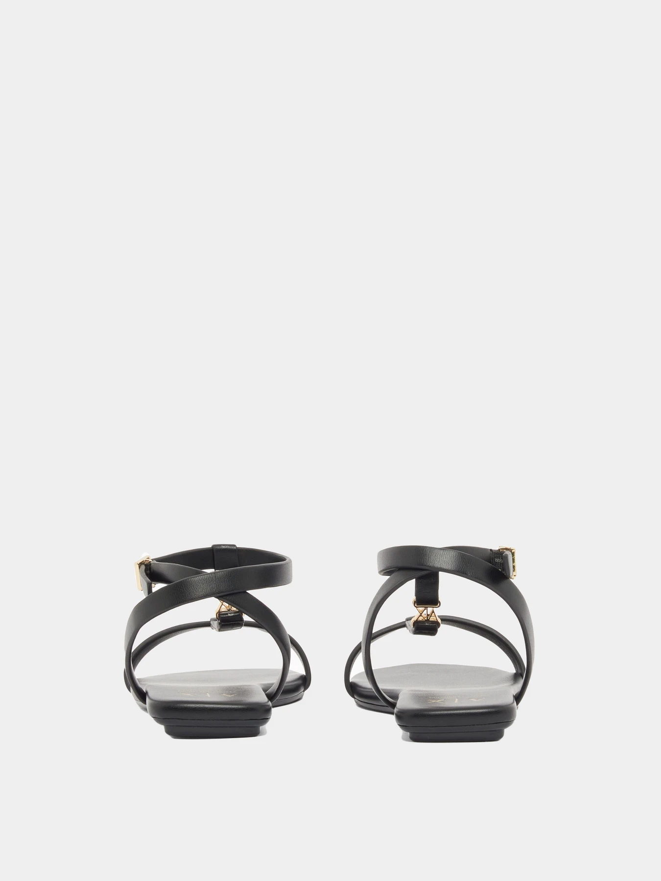 Сандалии Armani Exchange модель XW002581-AF18975-UC001 Фото