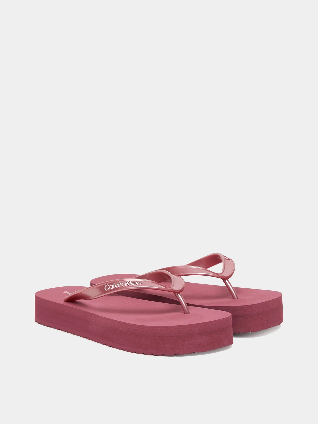 Шлёпанцы Calvin Klein модель HW0HW03120-VCE Шлёпанцы Calvin Klein модель HW0HW03120-VCE Фото