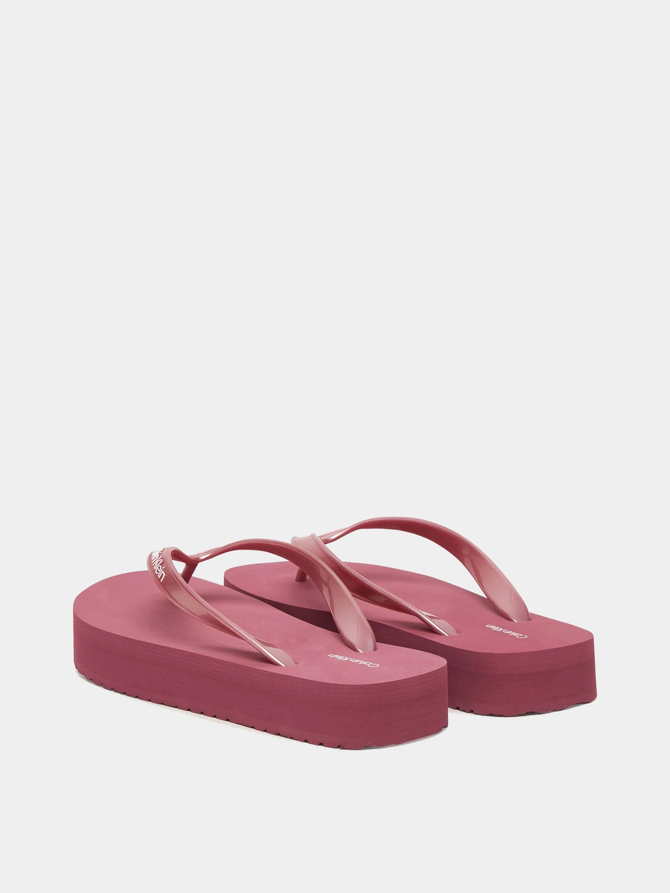 Шлёпанцы Calvin Klein модель HW0HW03120-VCE Шлёпанцы Calvin Klein модель HW0HW03120-VCE Фото