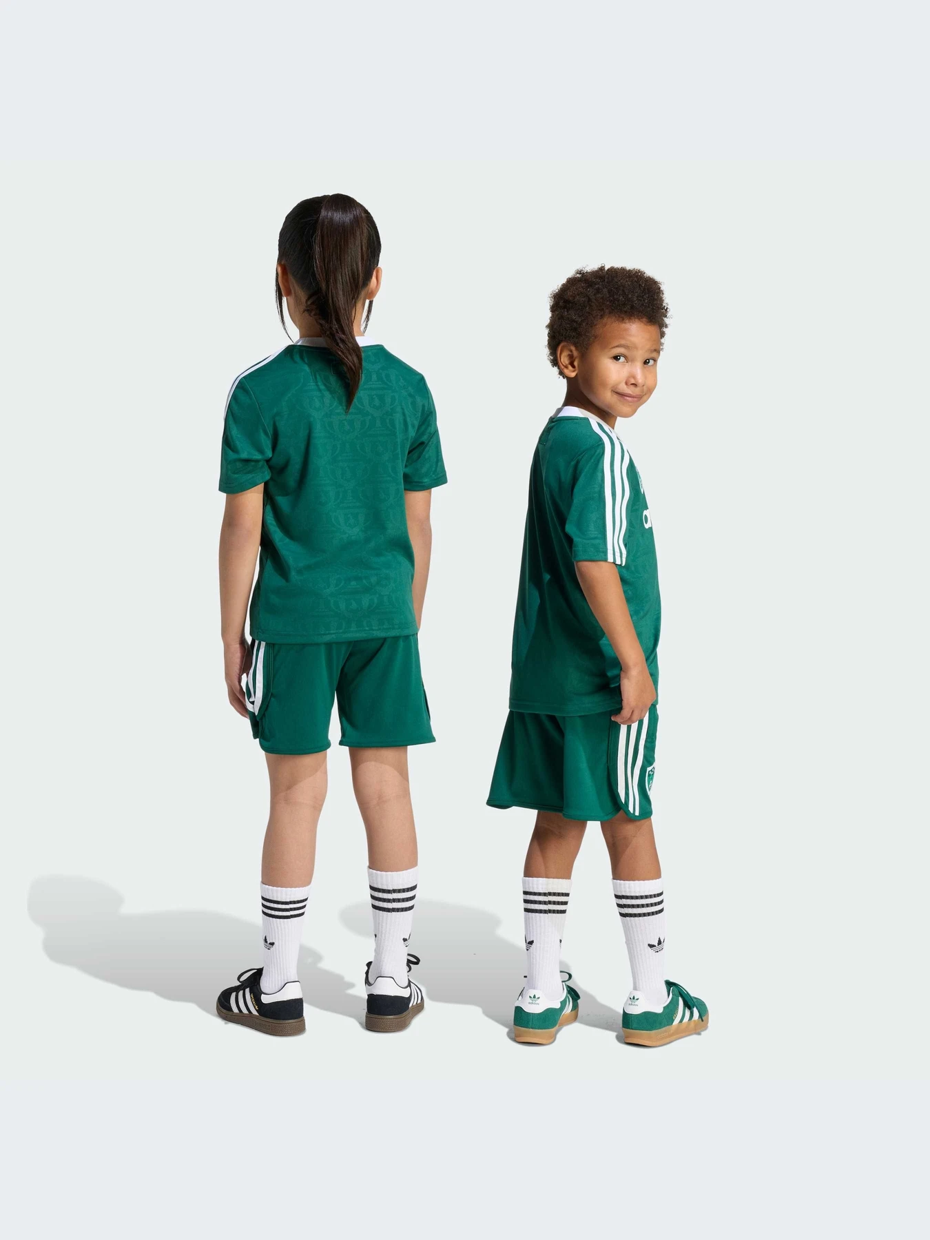Костюмы Adidas Disney модель KC8432-KZ Костюмы Adidas Disney модель KC8432-KZ Фото