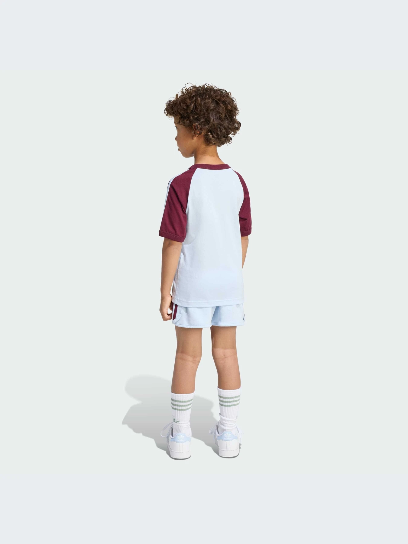 Костюмы Adidas Adicolor модель KD5778-KZ Костюмы Adidas Adicolor модель KD5778-KZ Фото