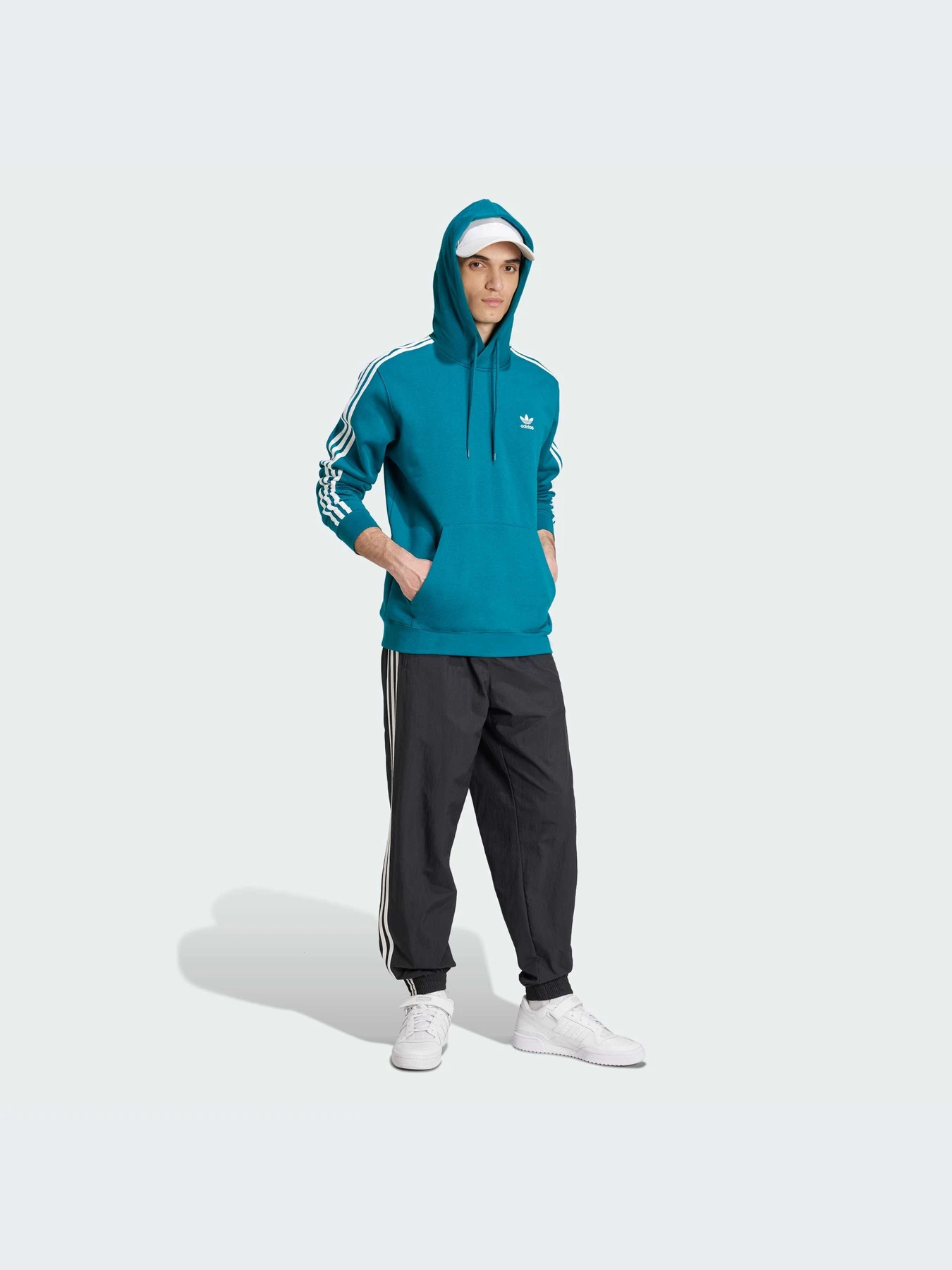 Худи и свитшоты Adidas Adicolor модель IZ2344-KZ Худи и свитшоты Adidas Adicolor модель IZ2344-KZ Фото