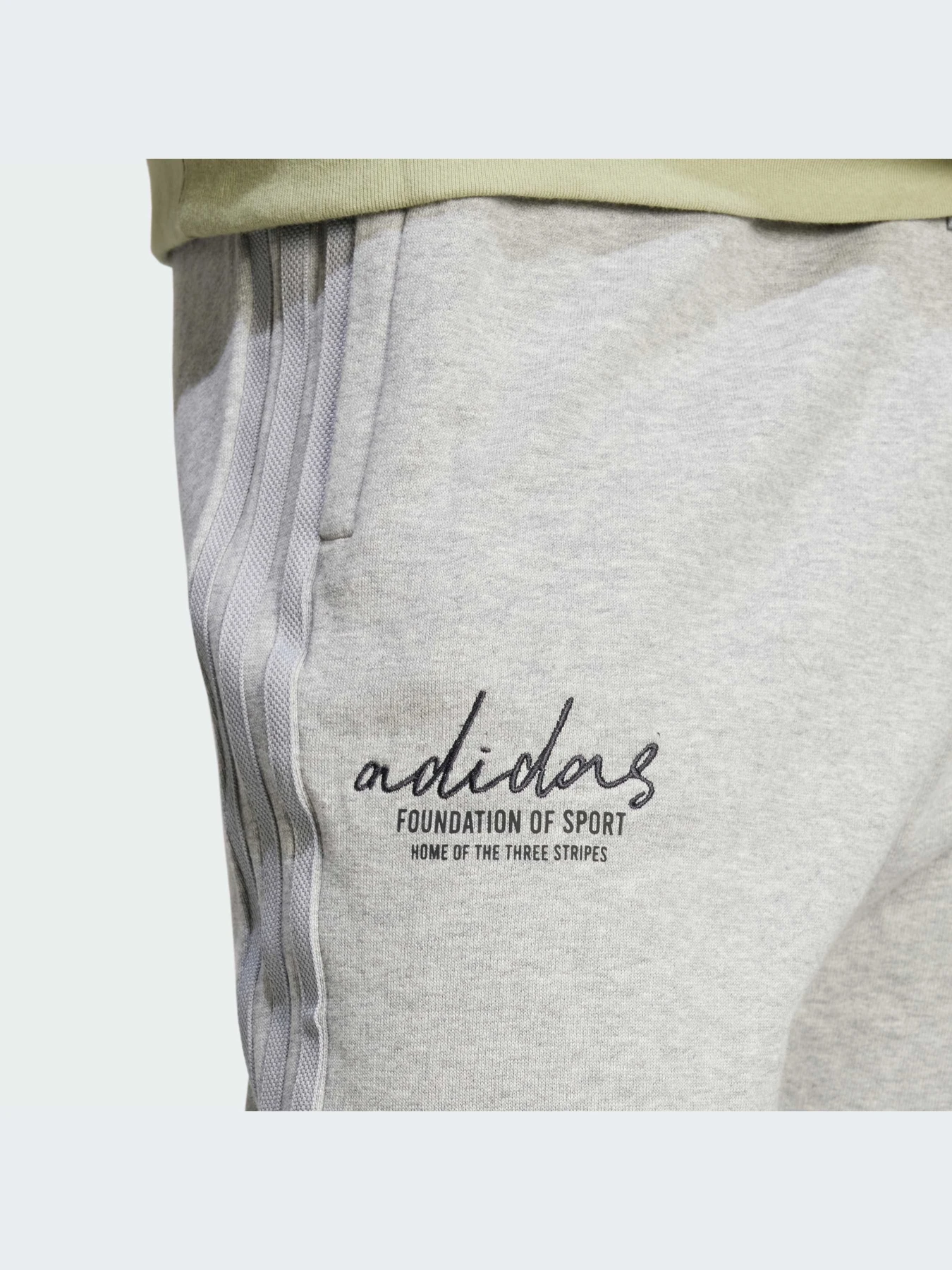 Брюки Adidas модель IW3538-KZ Брюки Adidas модель IW3538-KZ Фото