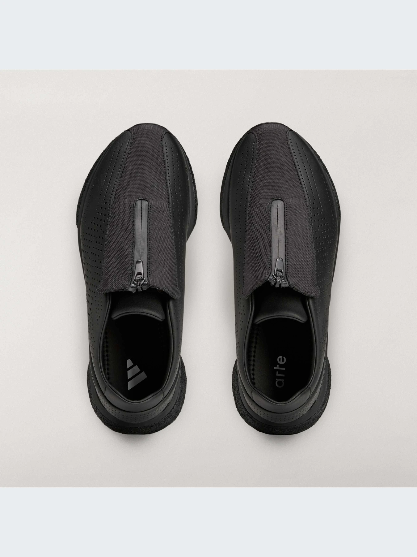 Кроссовки Adidas модель KJ1282-KZ Кроссовки Adidas модель KJ1282-KZ Фото