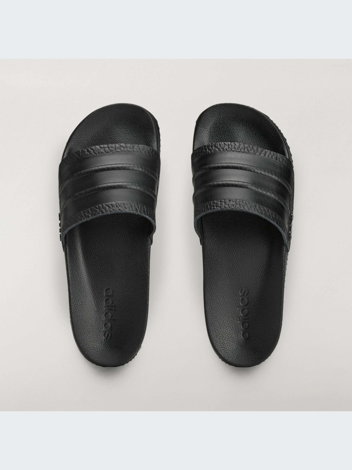 Шлёпанцы Adidas Adilette модель IH4682-KZ Шлёпанцы Adidas Adilette модель IH4682-KZ Фото