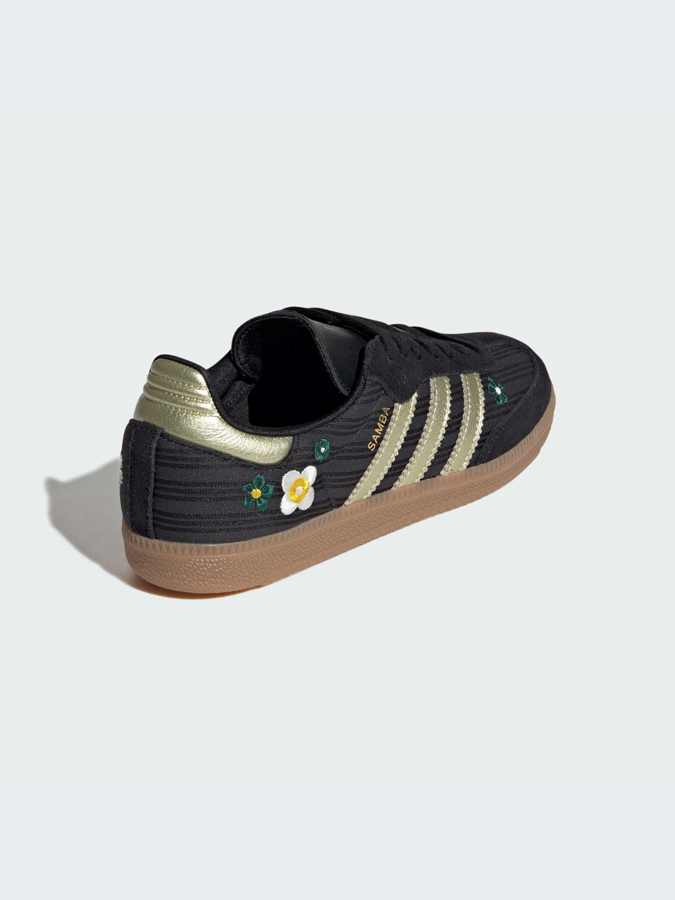 Кроссовки Adidas модель IH1331-KZ Кроссовки Adidas модель IH1331-KZ Фото