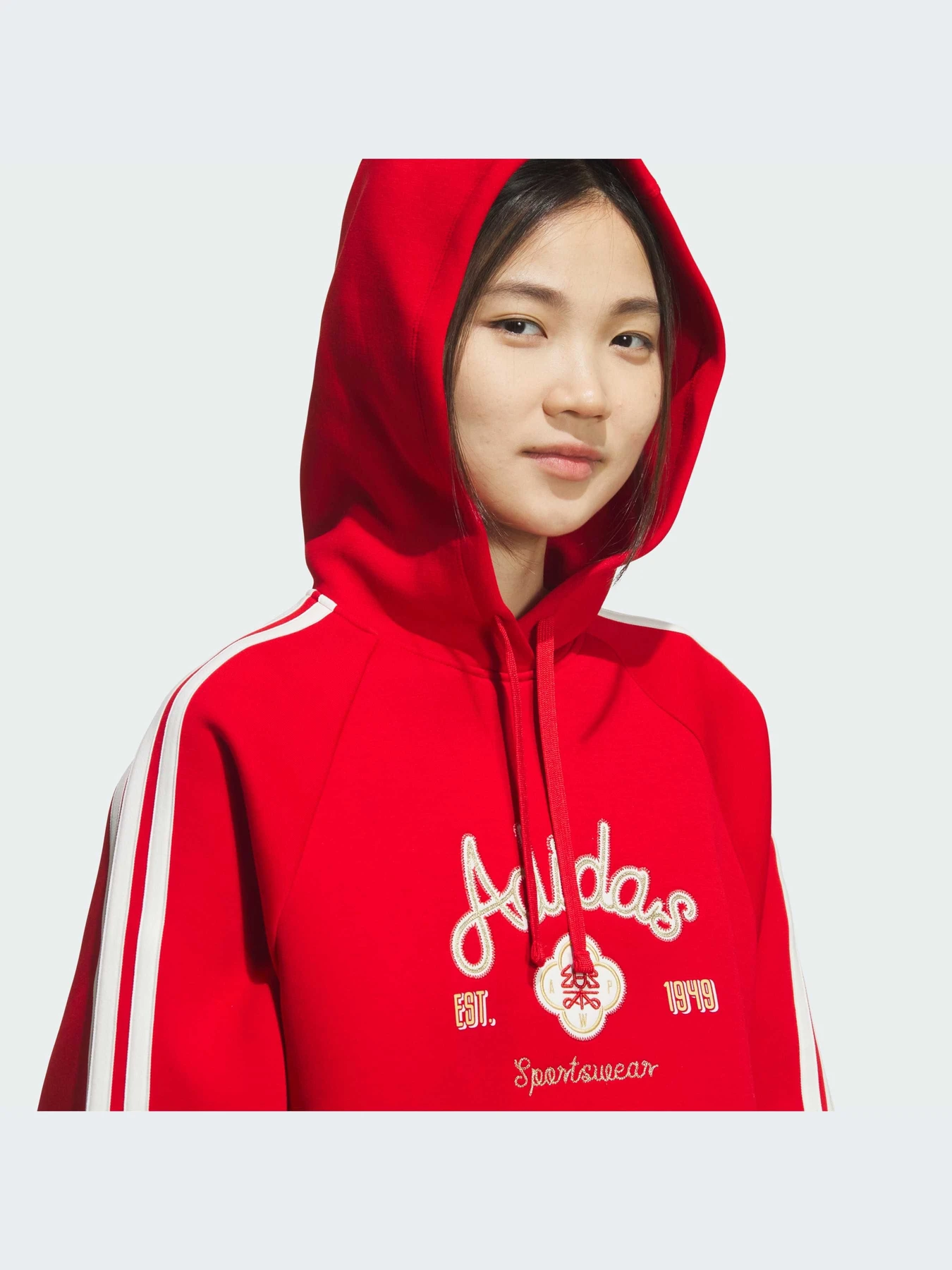 Худи и свитшоты Adidas модель KH2694-KZ Худи и свитшоты Adidas модель KH2694-KZ Фото