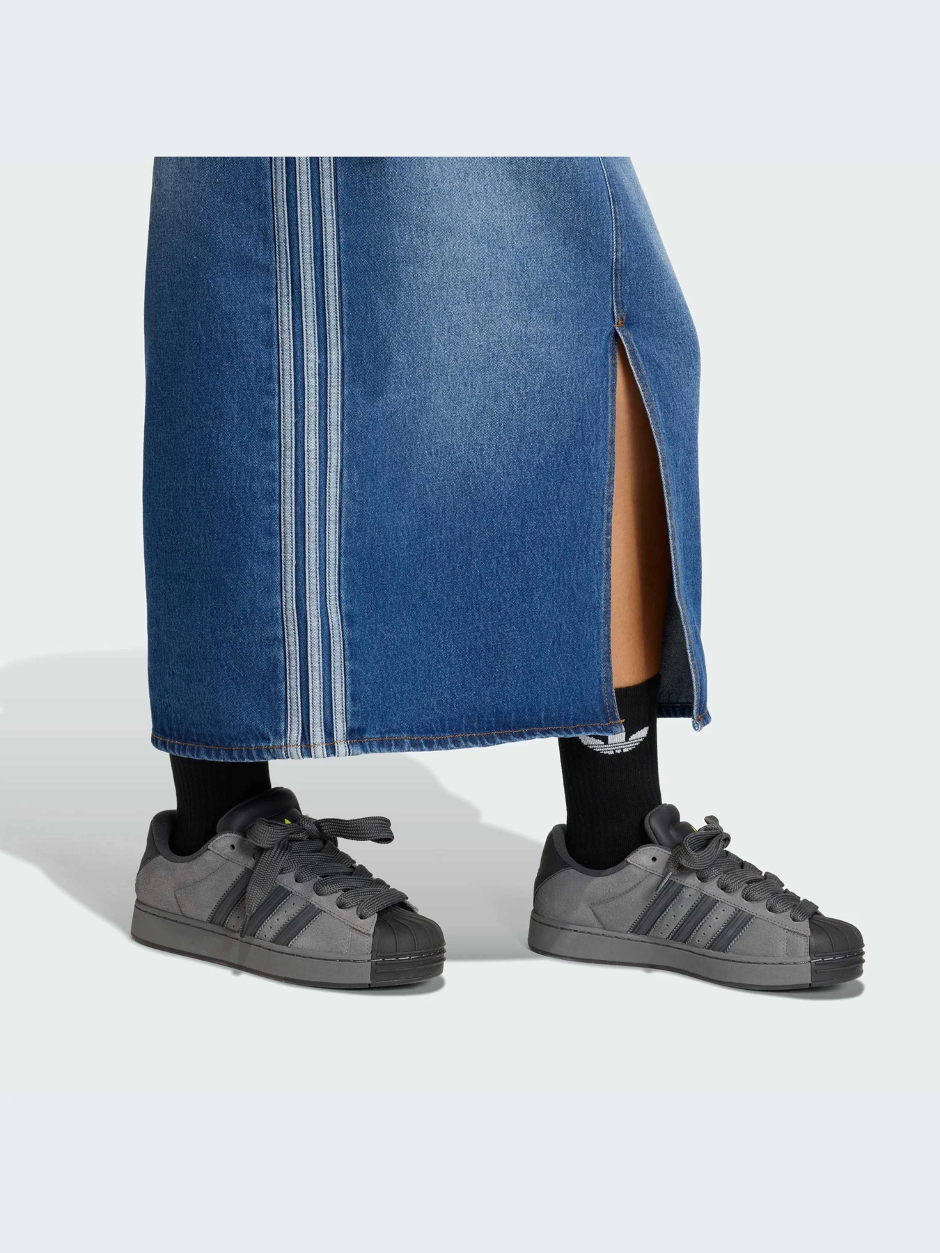 Юбки Adidas Adicolor модель KD2908-KZ Юбки Adidas Adicolor модель KD2908-KZ Фото