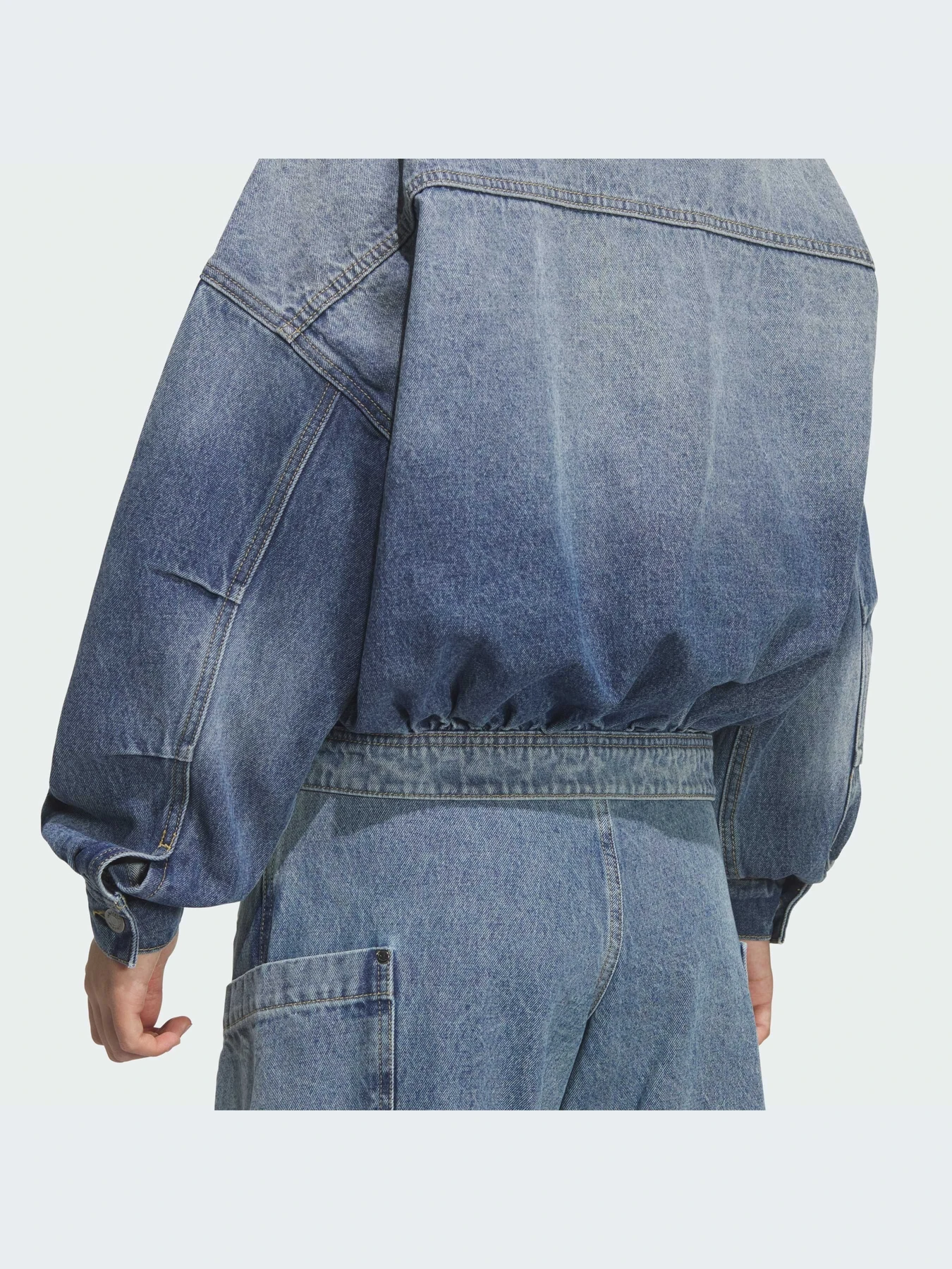 Куртки и дубленки Adidas модель KR5042-KZ Куртки и дубленки Adidas модель KR5042-KZ Фото