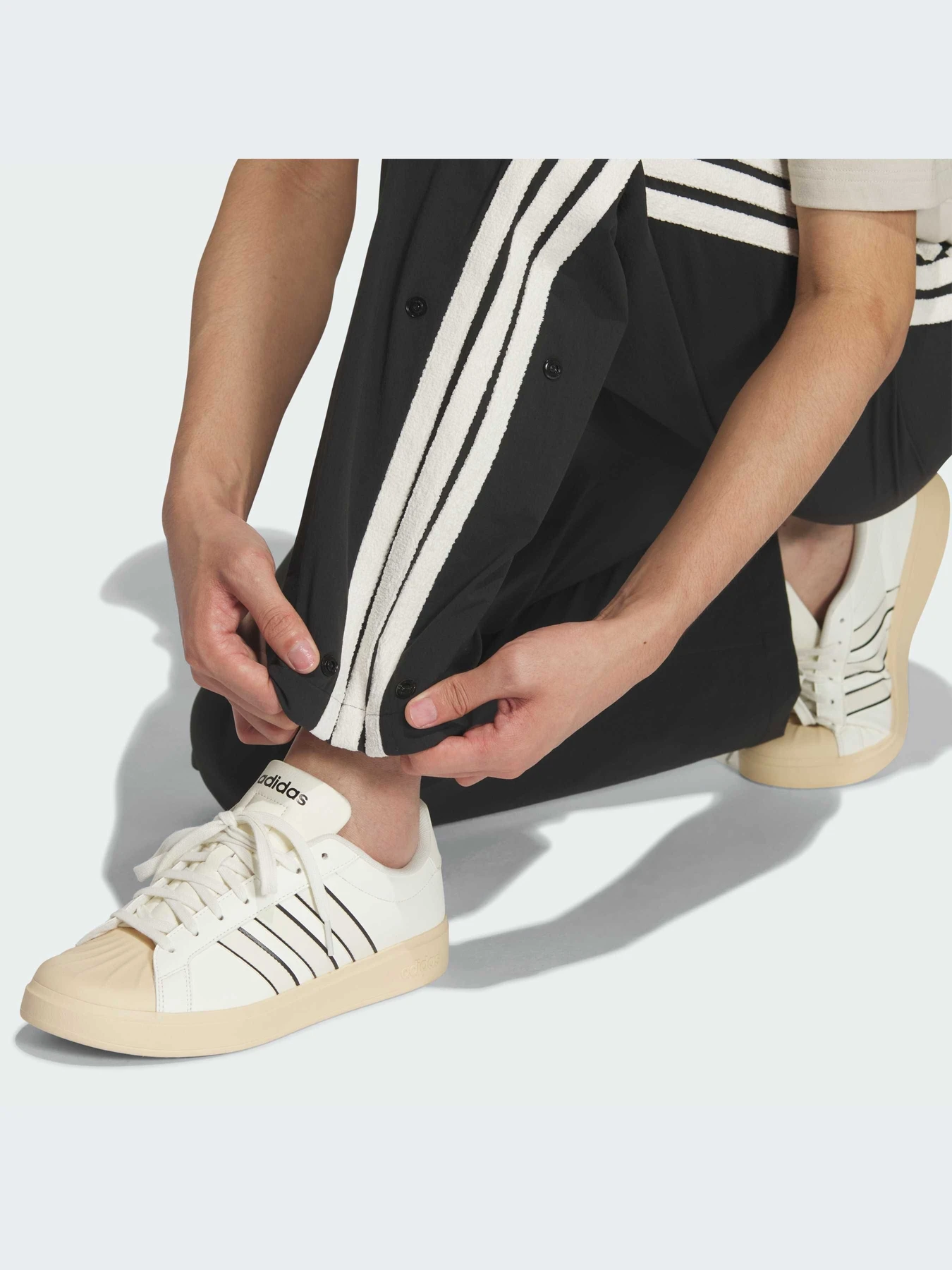 Брюки Adidas модель KR3077-KZ Брюки Adidas модель KR3077-KZ Фото