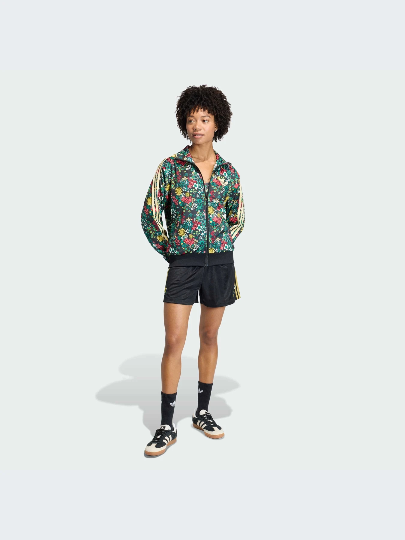 Худи и свитшоты Adidas Adicolor модель KD7975-KZ Худи и свитшоты Adidas Adicolor модель KD7975-KZ Фото
