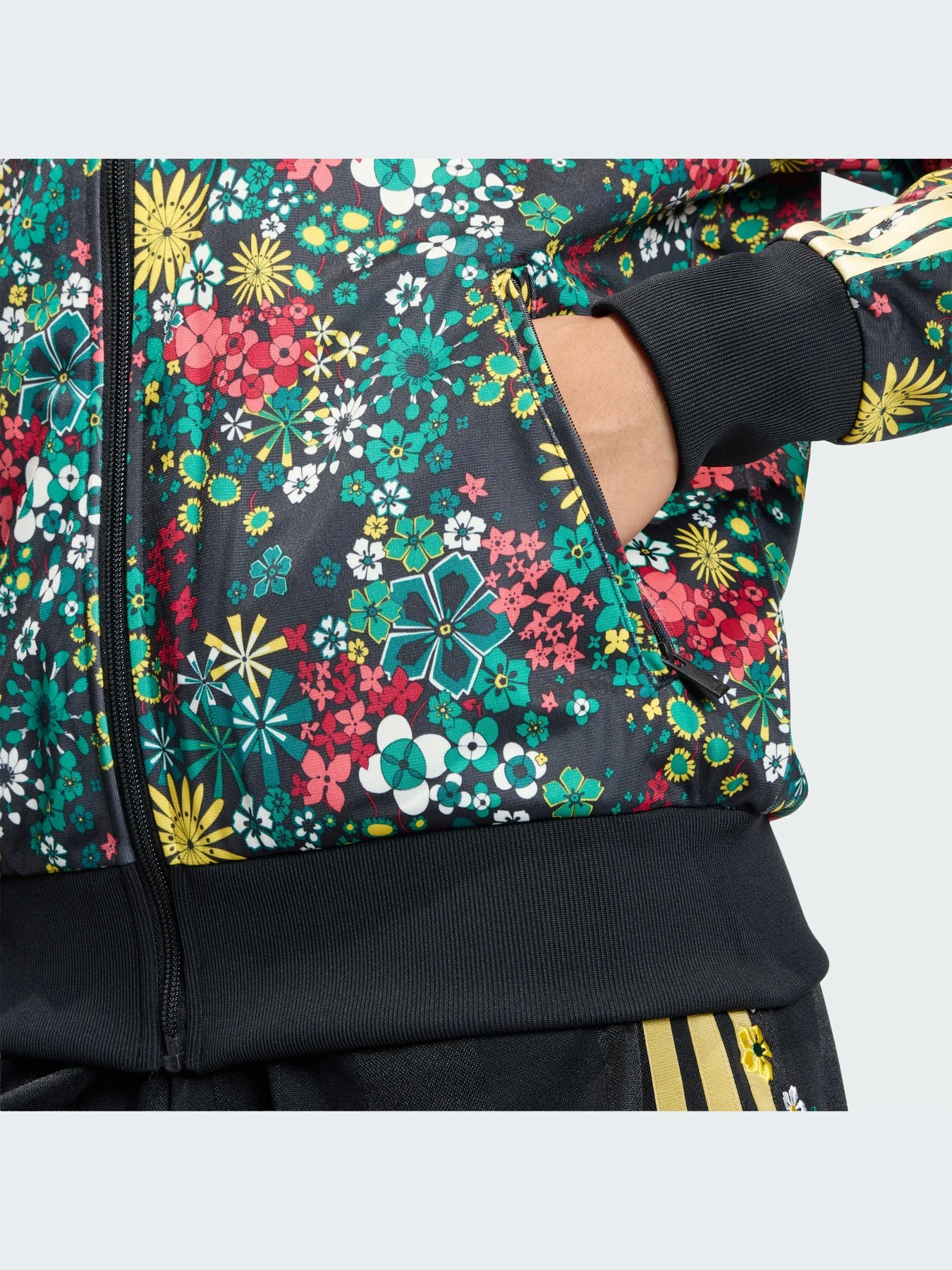 Худи и свитшоты Adidas Adicolor модель KD7975-KZ Худи и свитшоты Adidas Adicolor модель KD7975-KZ Фото