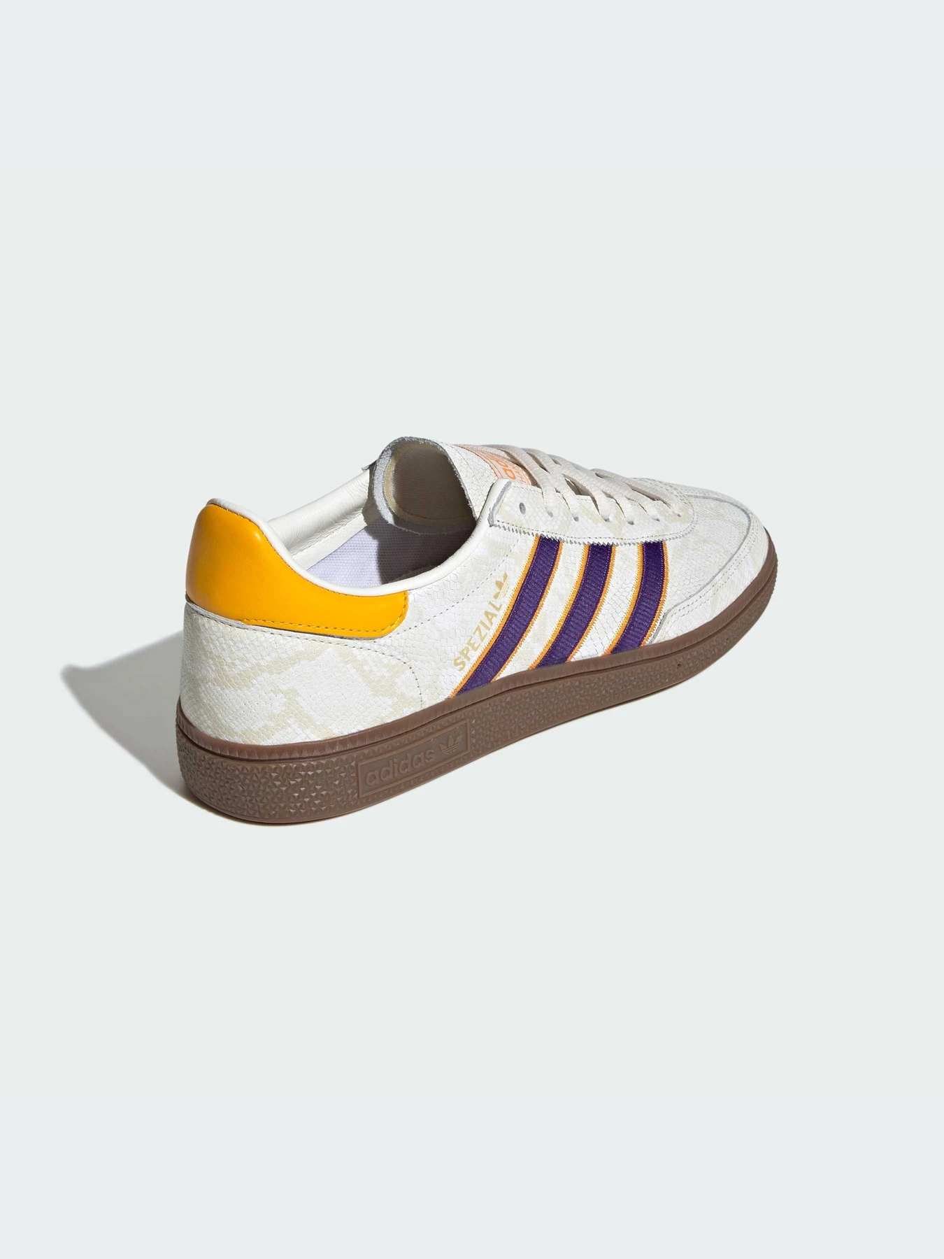Кроссовки Adidas модель KK1189-KZ Кроссовки Adidas модель KK1189-KZ Фото