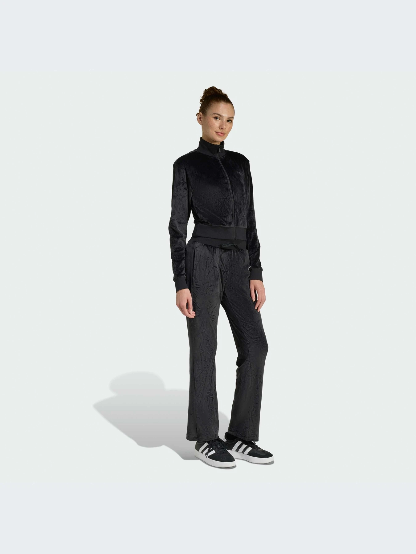 Костюмы Adidas модель JZ0925-KZ Костюмы Adidas модель JZ0925-KZ Фото