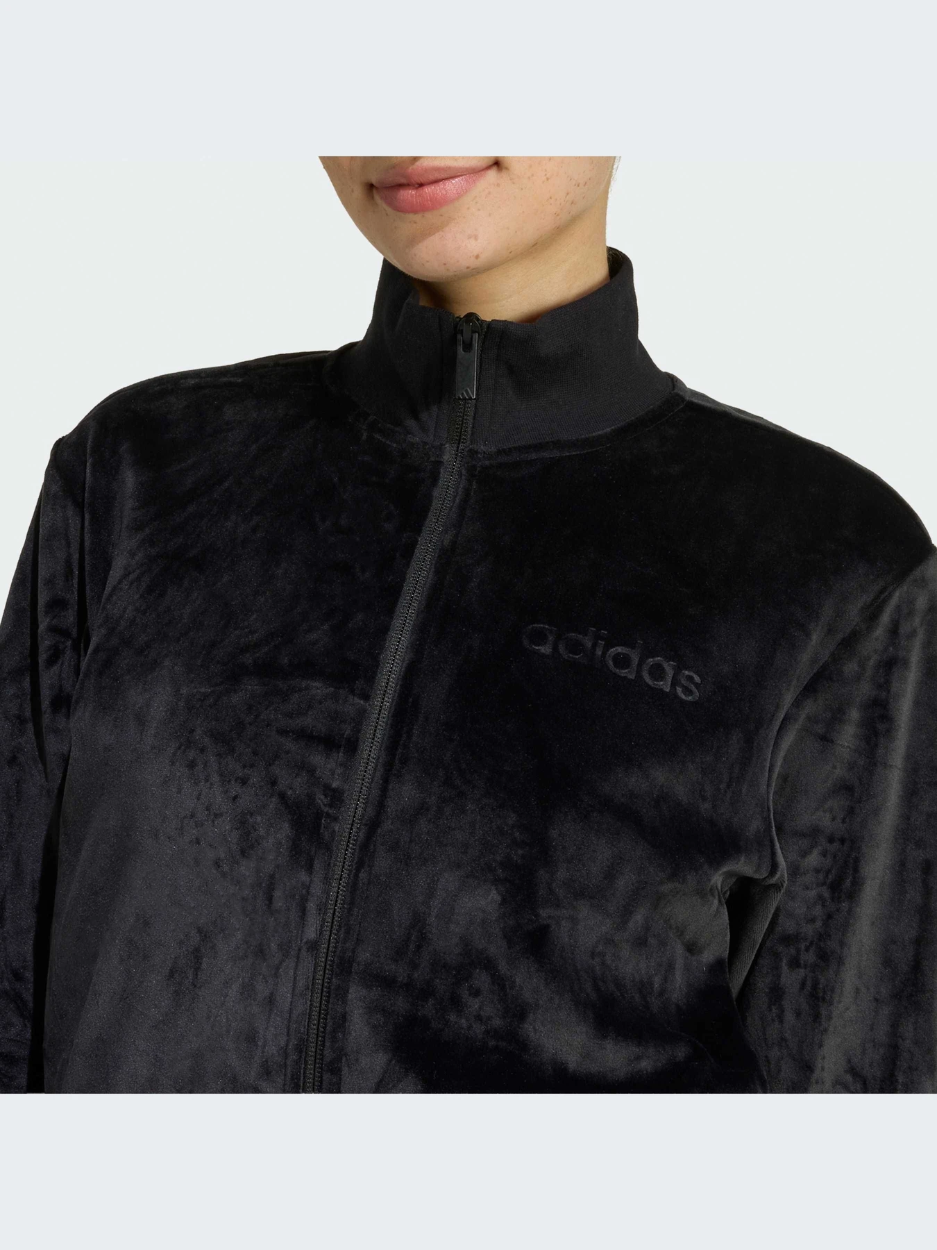 Костюмы Adidas модель JZ0925-KZ Костюмы Adidas модель JZ0925-KZ Фото