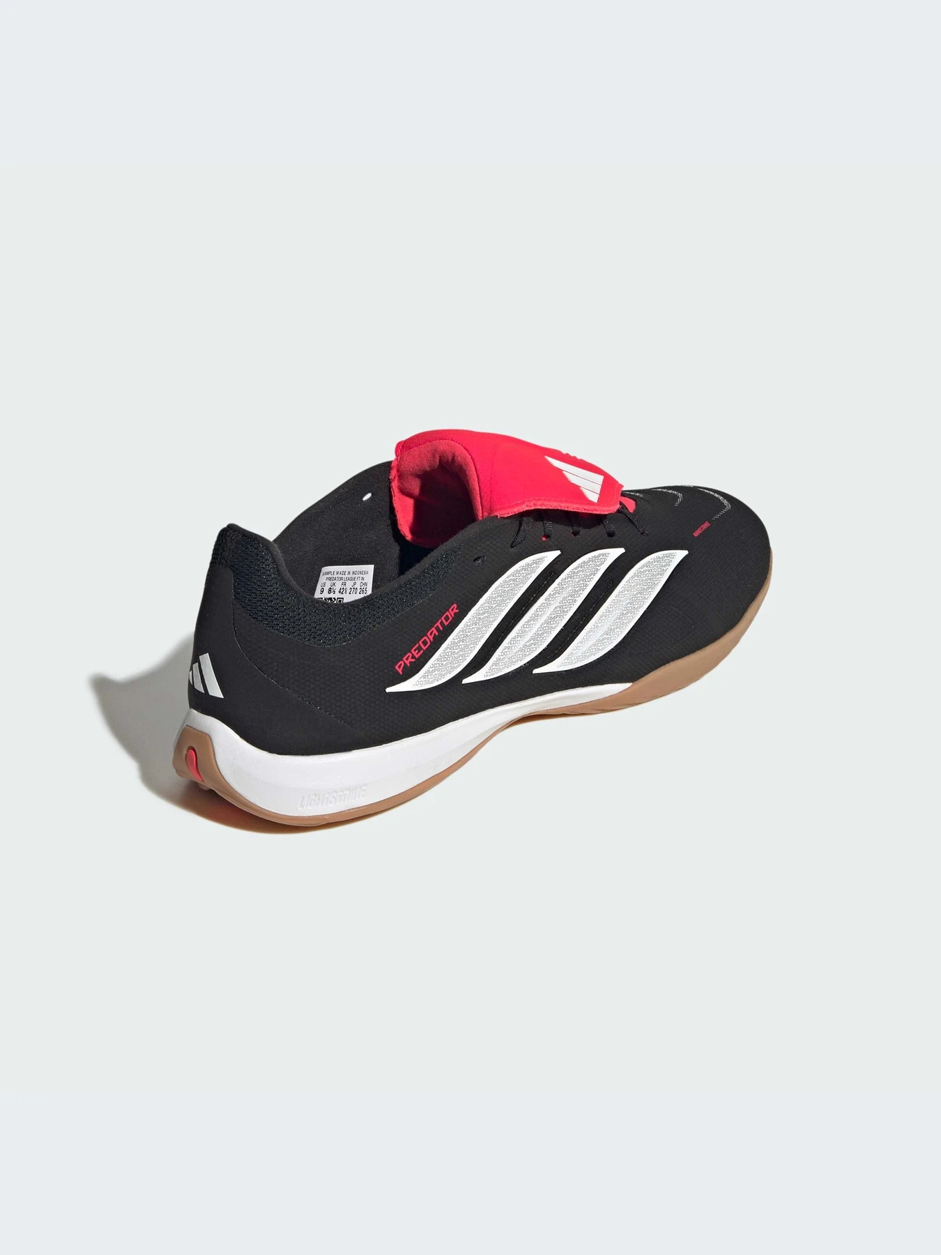 Кроссовки Adidas Predator модель JR4741-KZ Кроссовки Adidas Predator модель JR4741-KZ Фото
