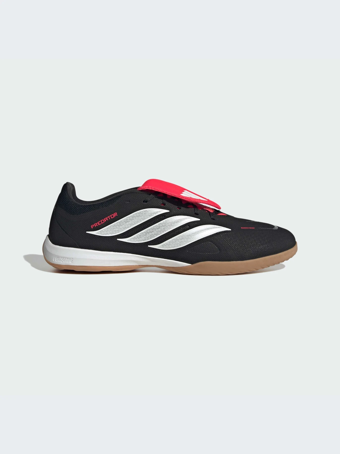 Кроссовки Adidas Predator модель JR4741-KZ Кроссовки Adidas Predator модель JR4741-KZ Фото