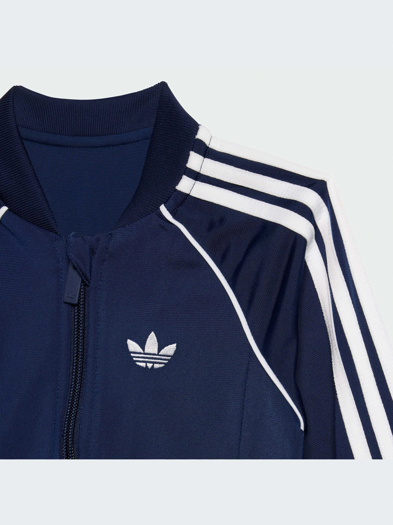Костюмы Adidas Adicolor модель KD1025-KZ Костюмы Adidas Adicolor модель KD1025-KZ Фото