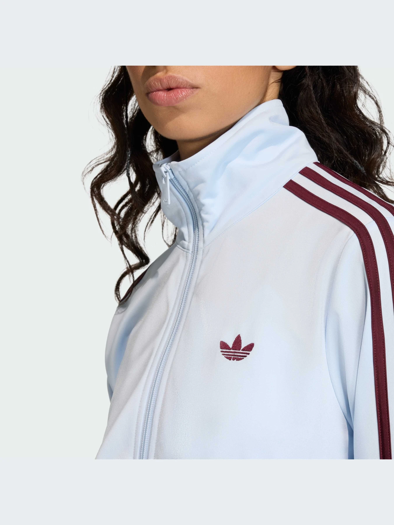 Худи и свитшоты Adidas Adicolor модель KC6574-KZ Худи и свитшоты Adidas Adicolor модель KC6574-KZ Фото
