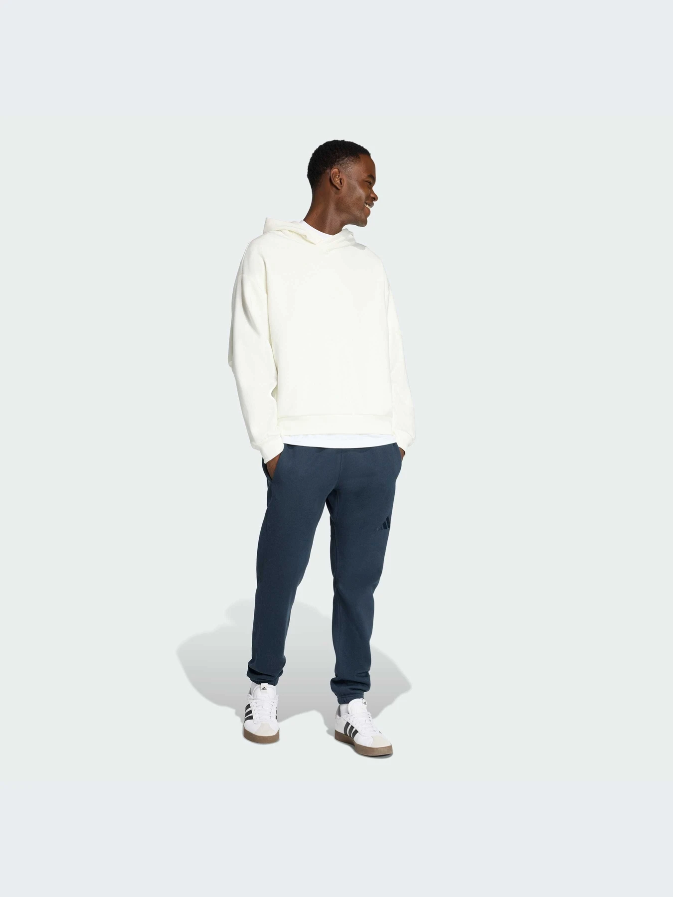 Худи и свитшоты Adidas модель KF8596-KZ Худи и свитшоты Adidas модель KF8596-KZ Фото
