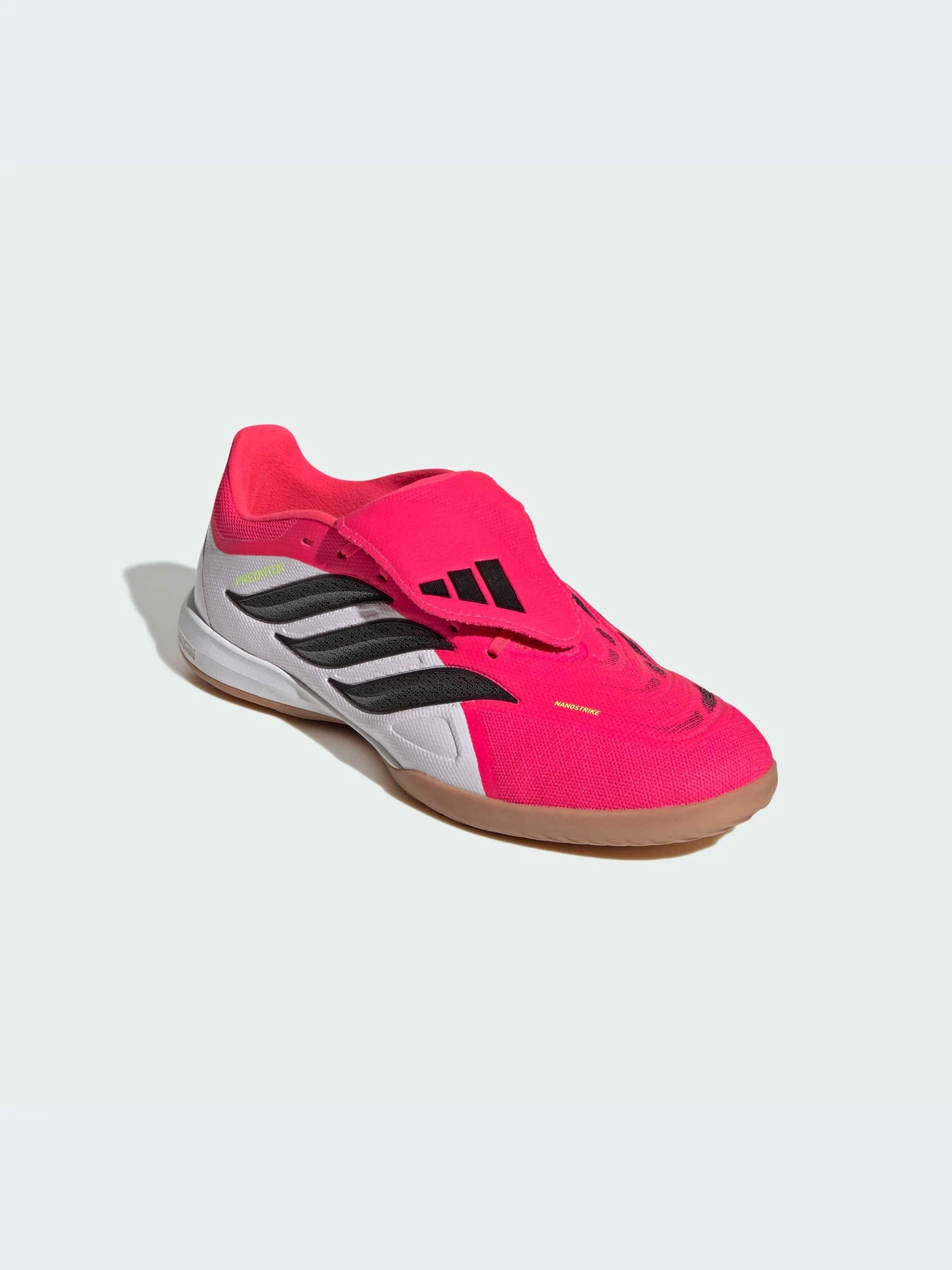 Кроссовки Adidas Predator модель JR4738-KZ Кроссовки Adidas Predator модель JR4738-KZ Фото